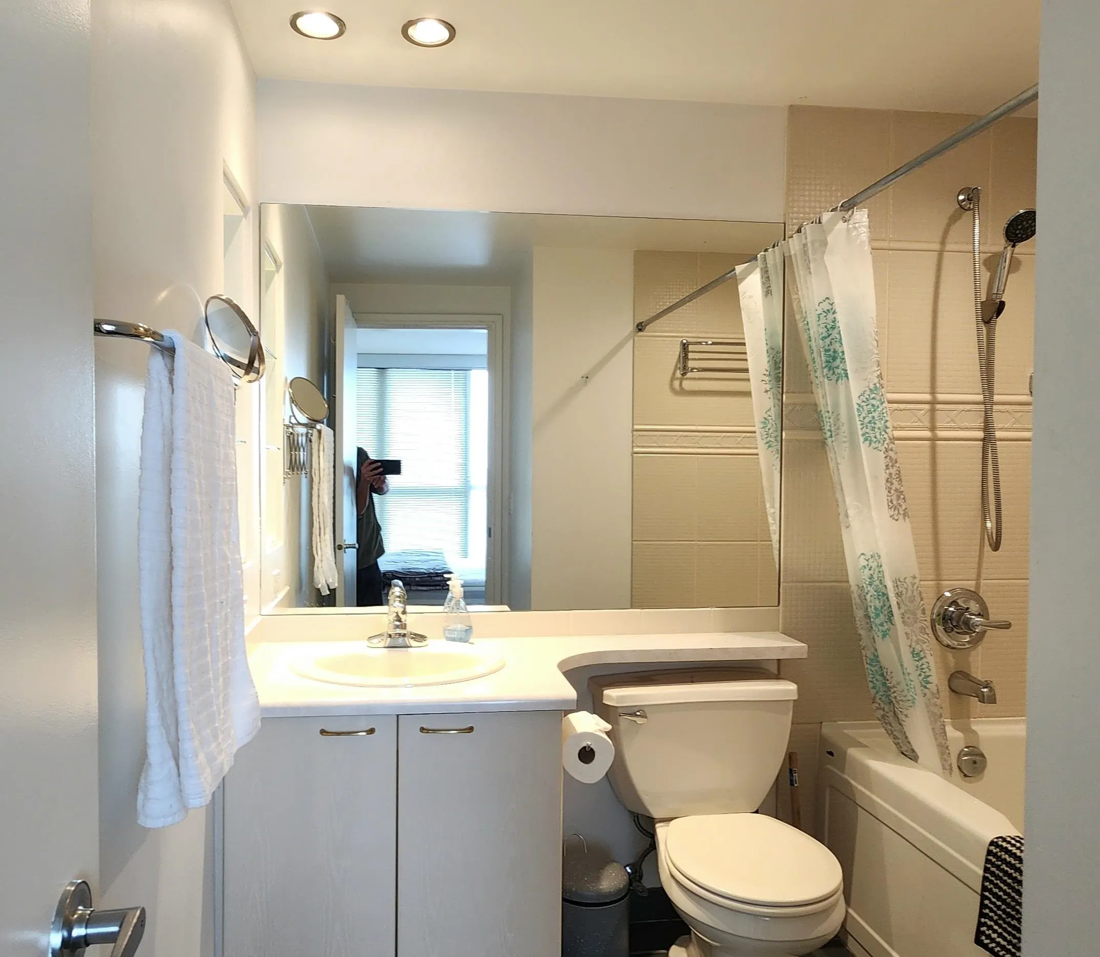 1068 Hornby Street #2909