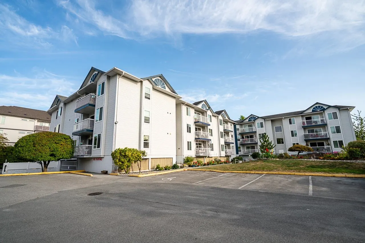 17695 58 Avenue #102