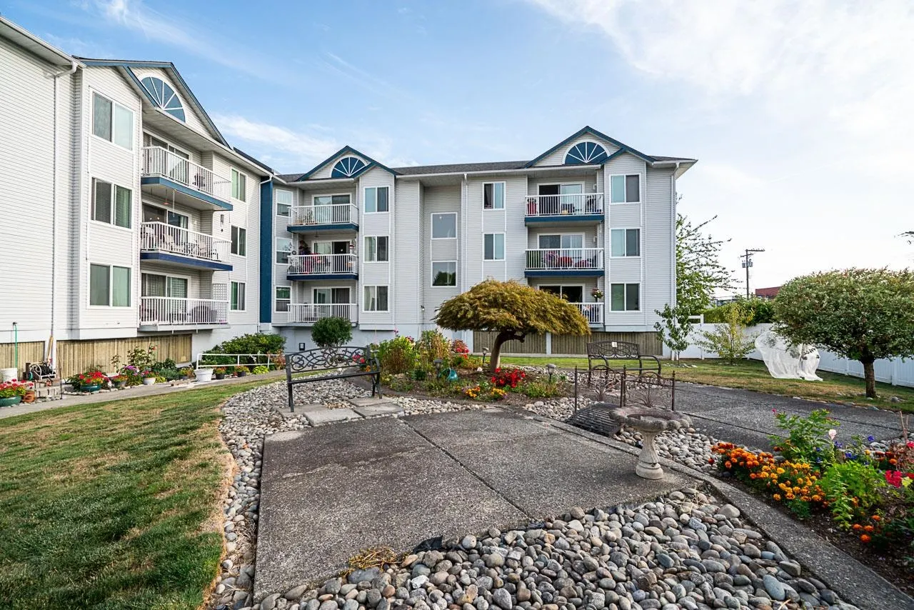 17695 58 Avenue #102