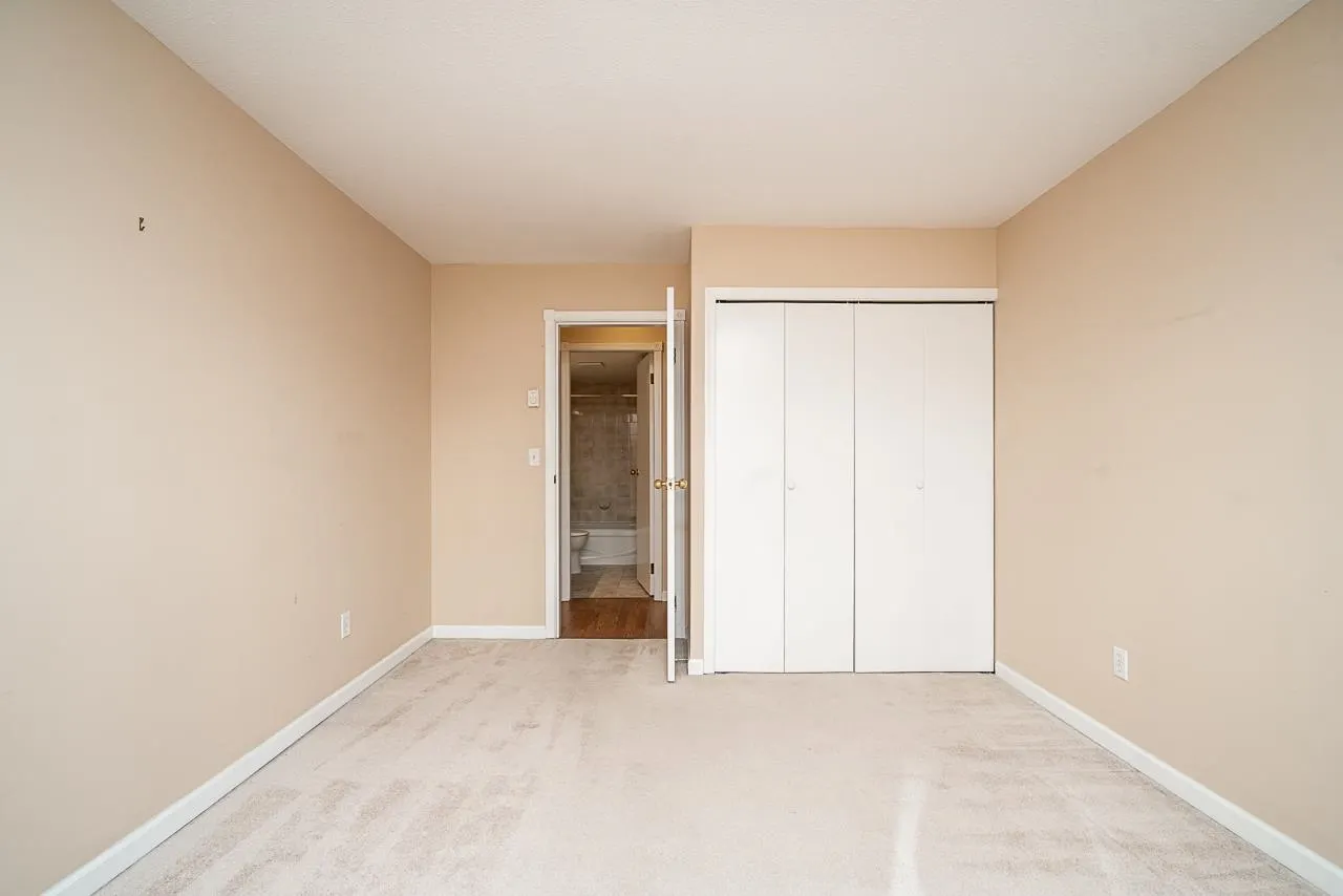 17695 58 Avenue #102
