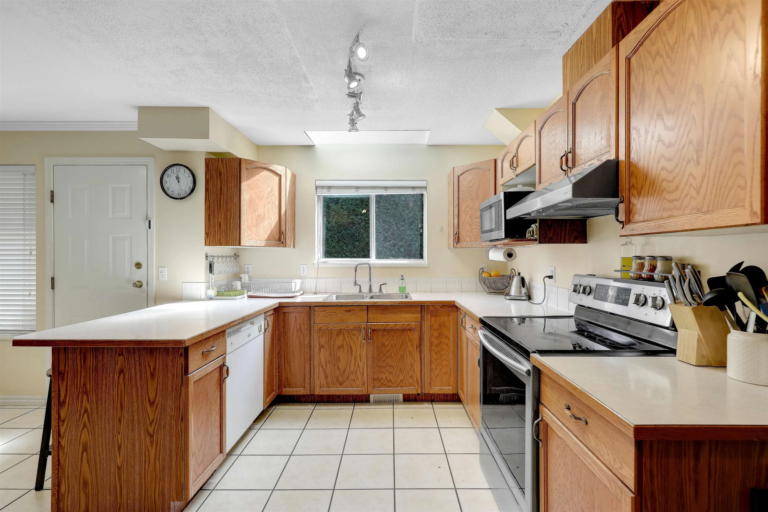 15501 89a Avenue #116