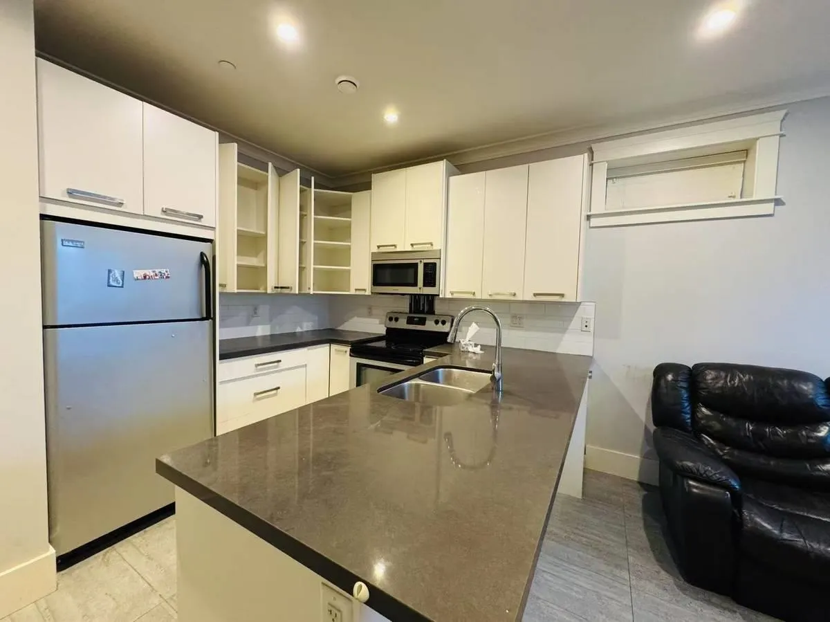 2900 W 41st Avenue