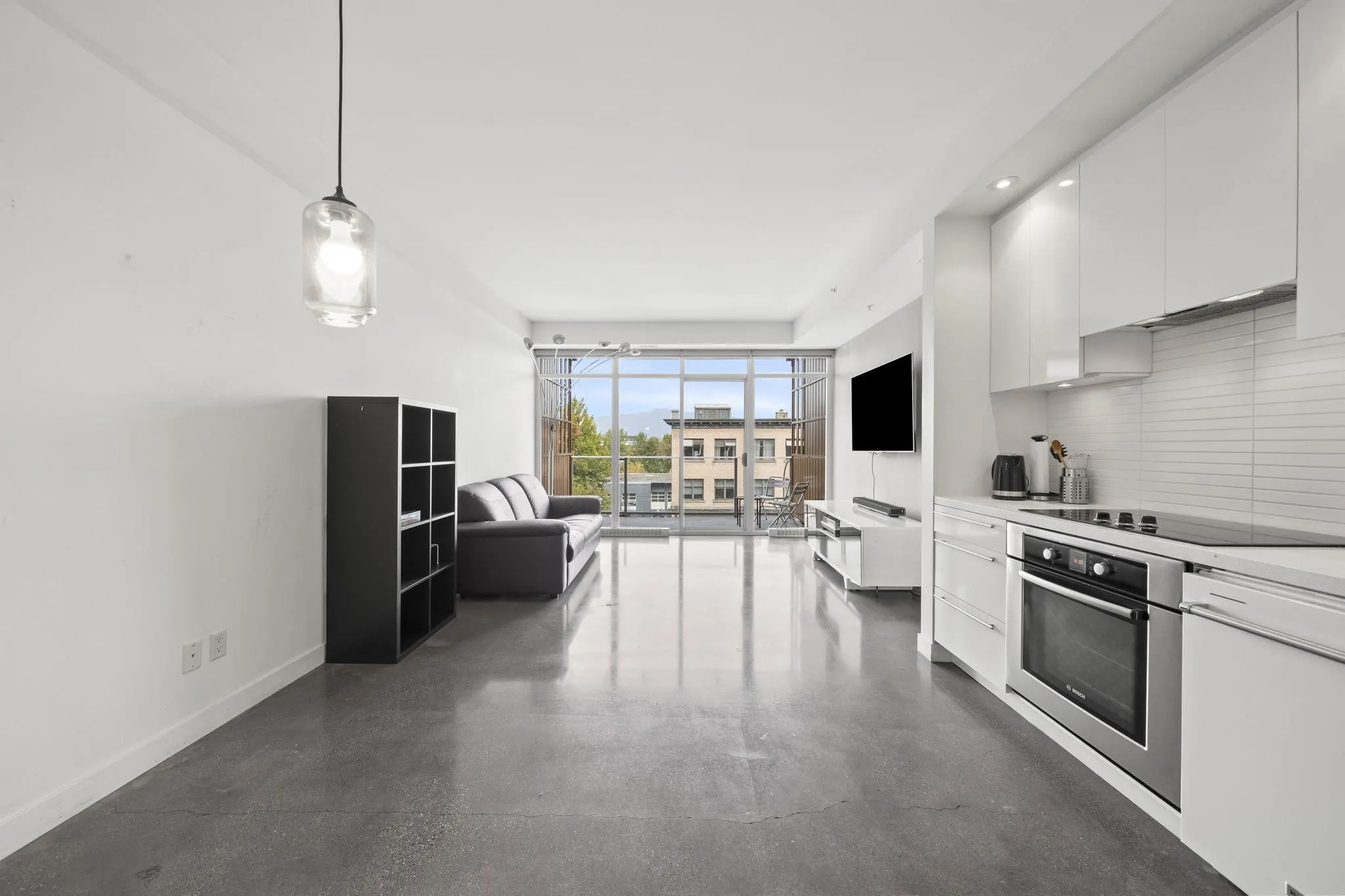 256 E 2nd Avenue #413