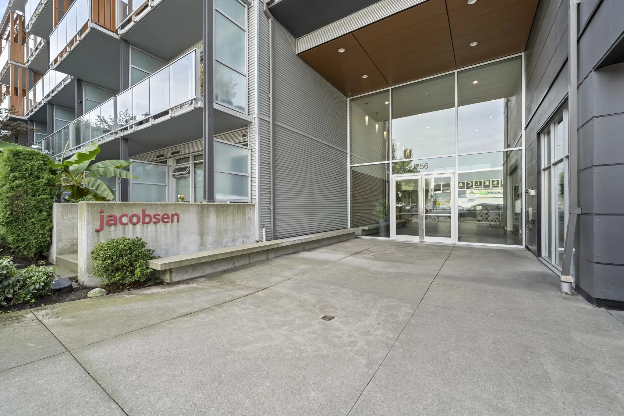 256 E 2nd Avenue #413