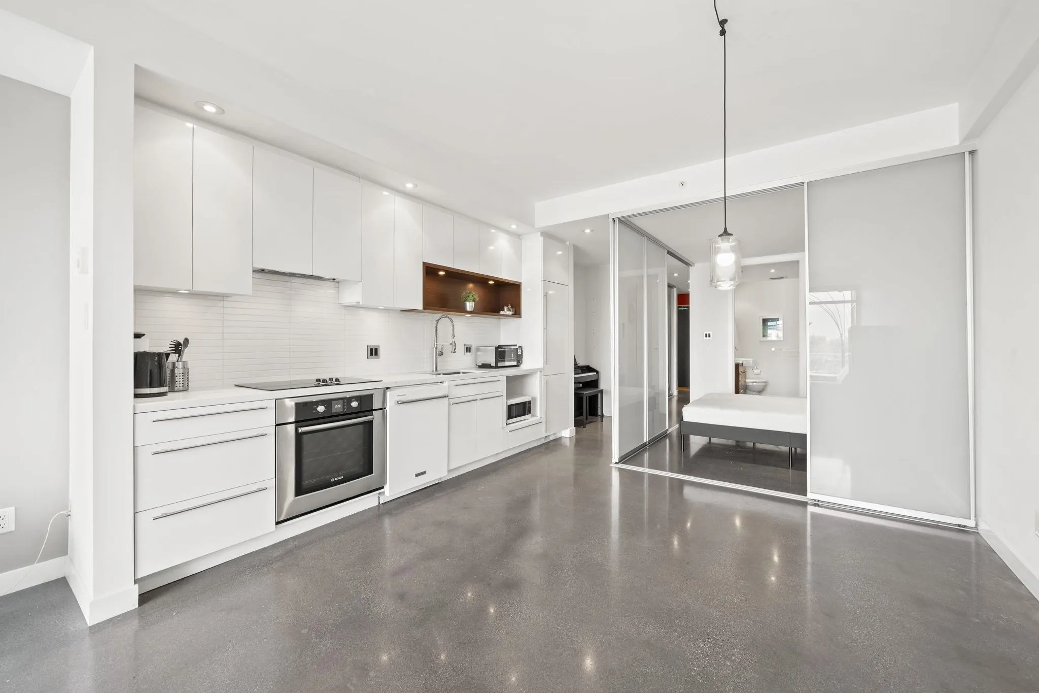 256 E 2nd Avenue #413