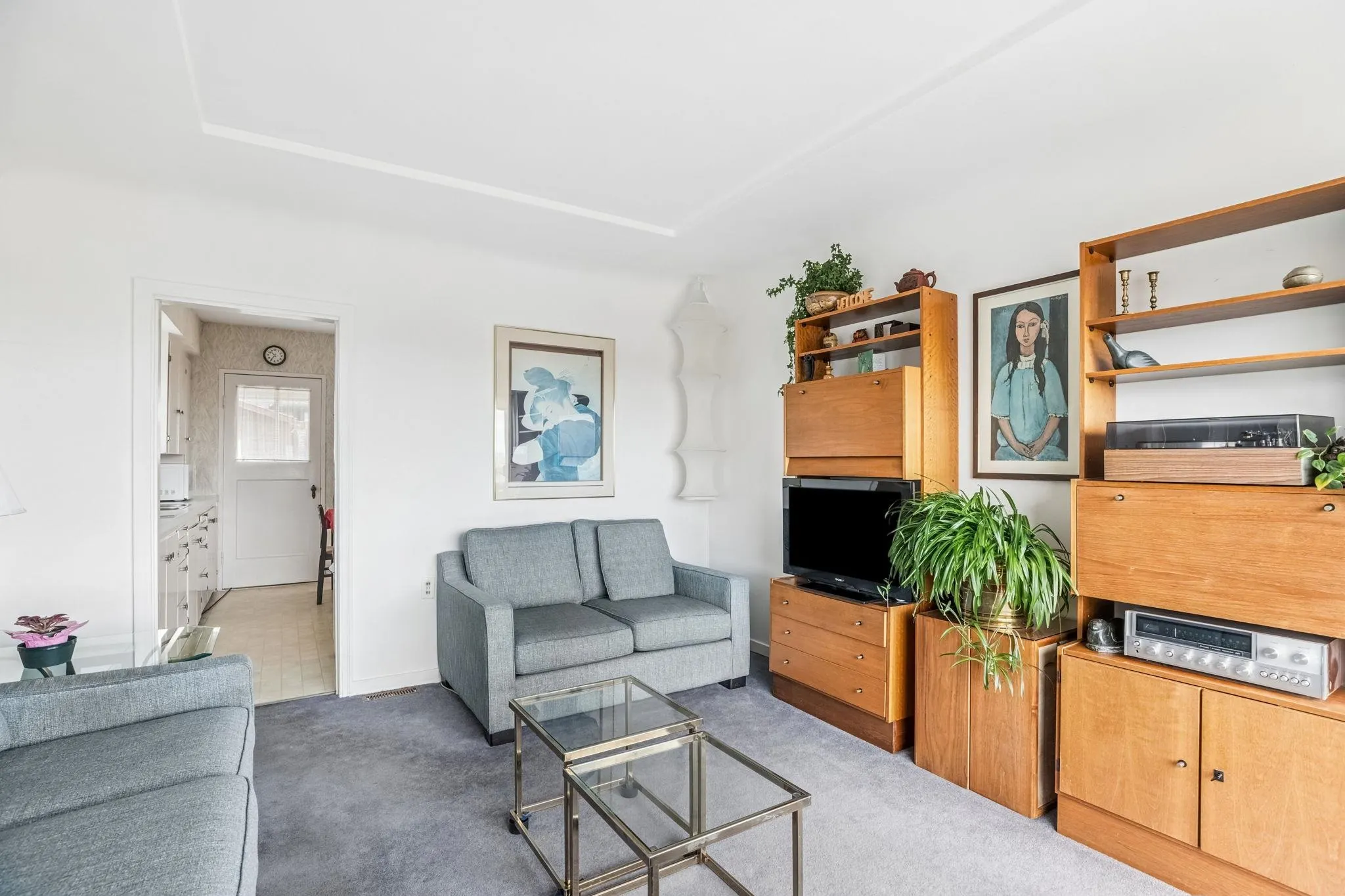 16 N Hythe Avenue