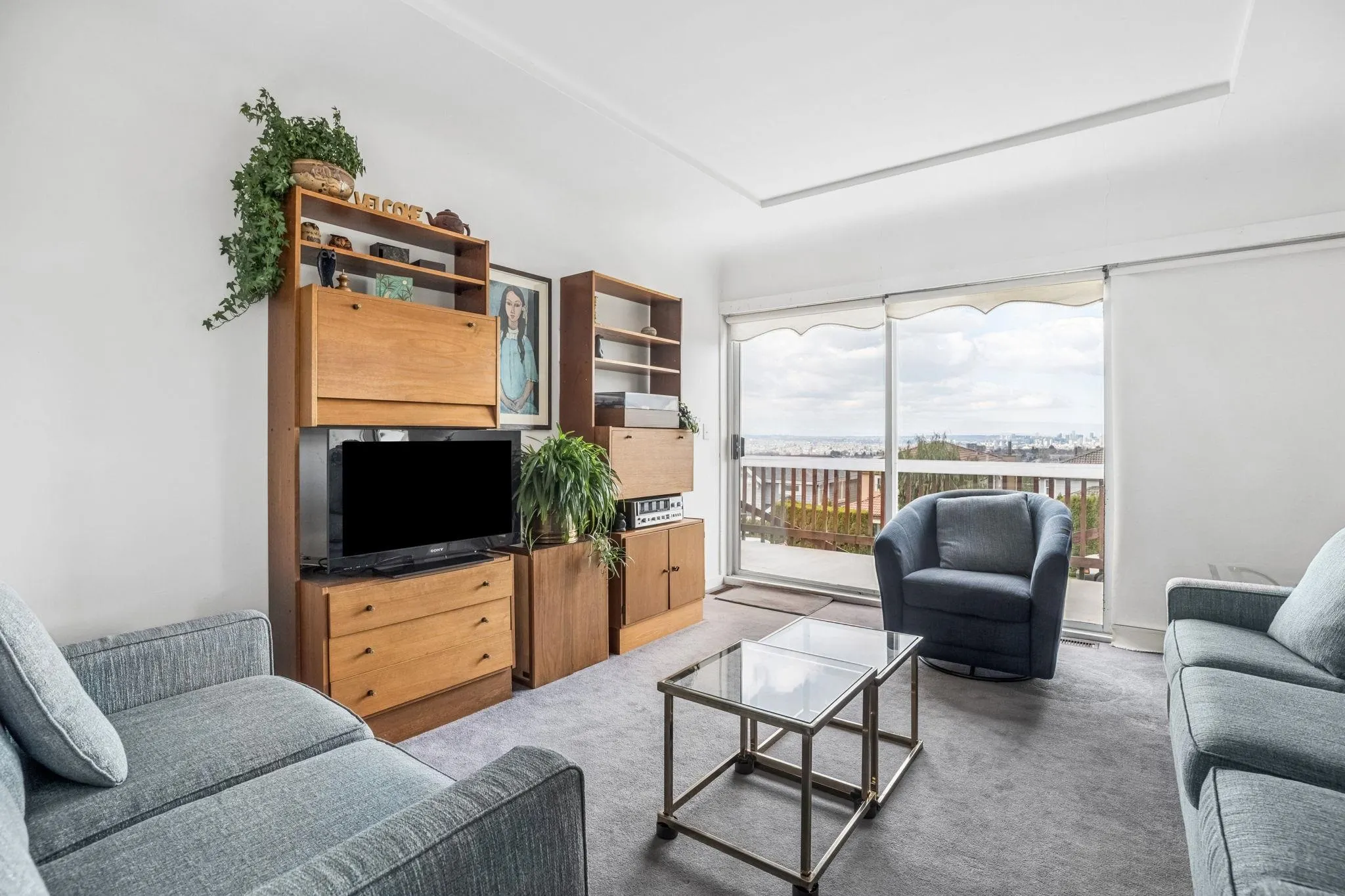 16 N Hythe Avenue