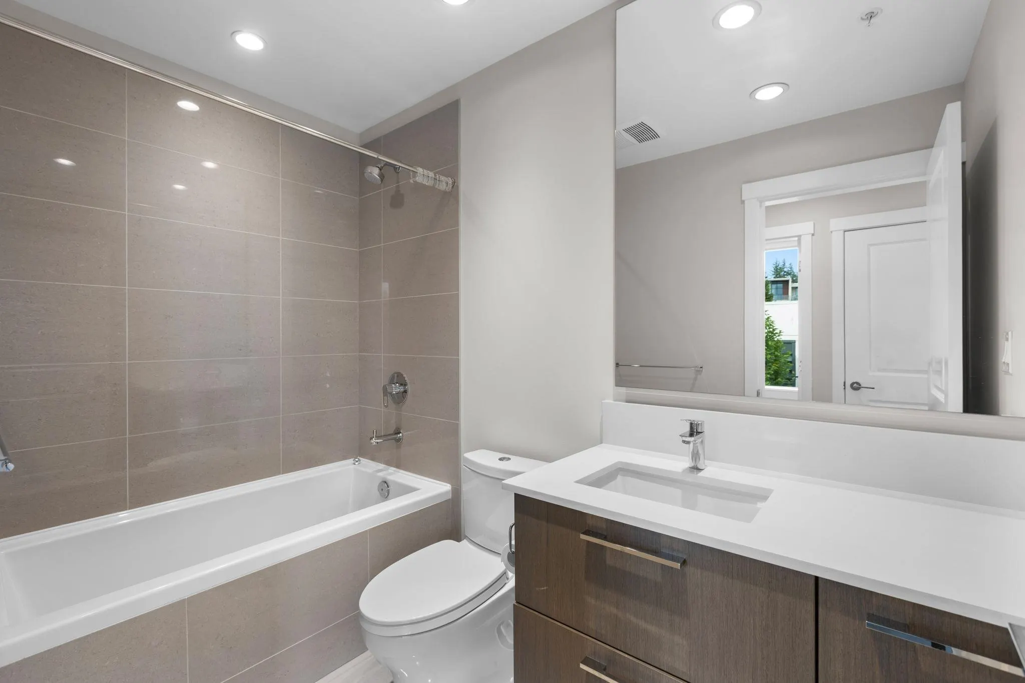 5687 Gray Avenue #313