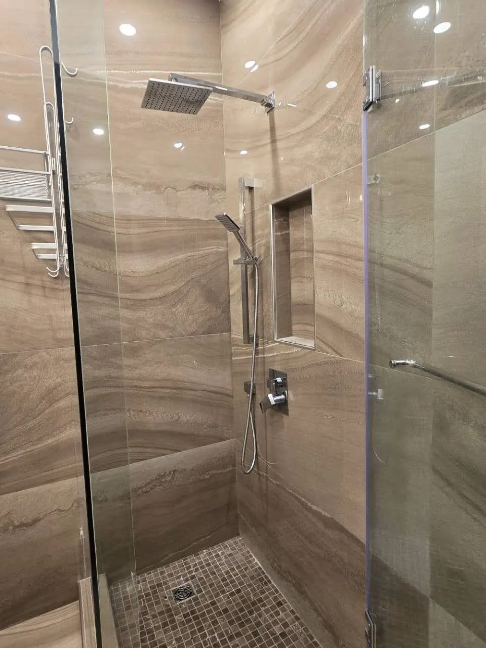34xx Lamond Avenue #Suite