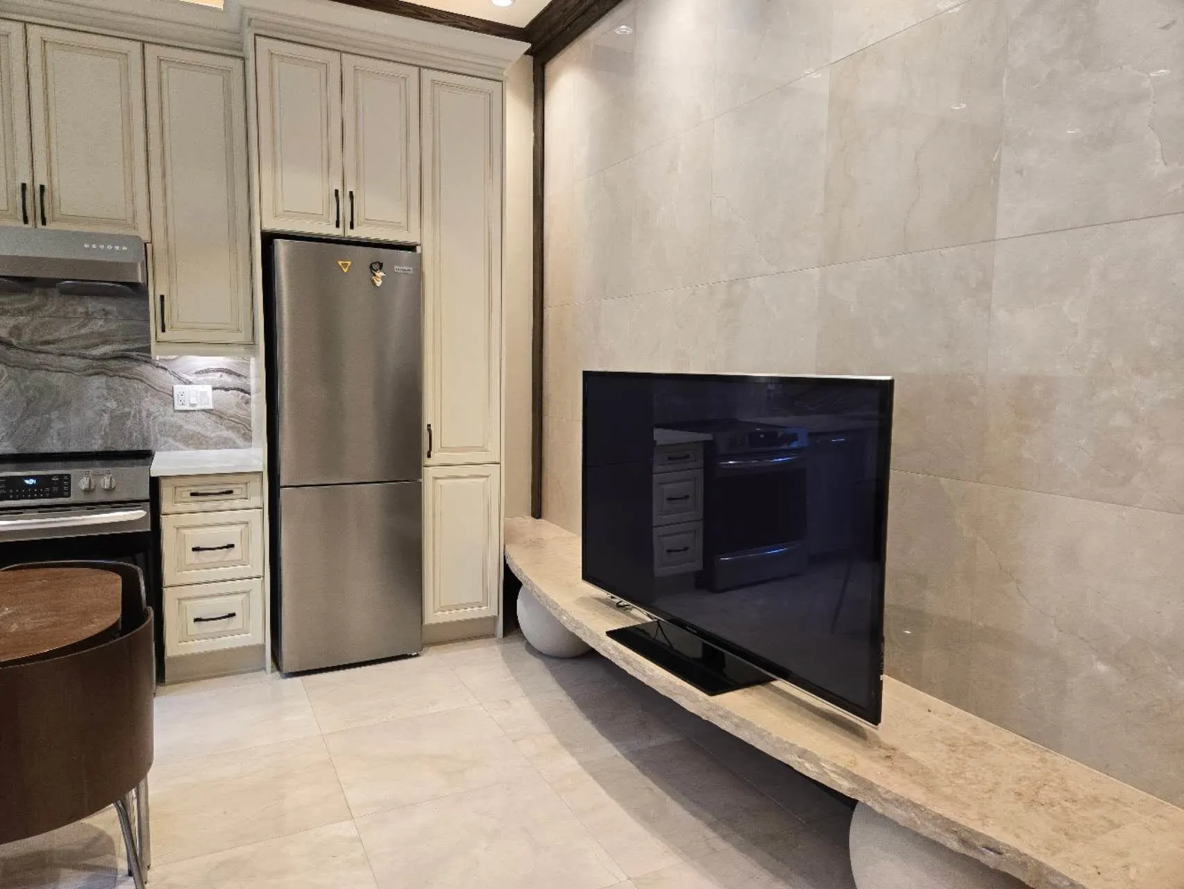 34xx Lamond Avenue #Suite