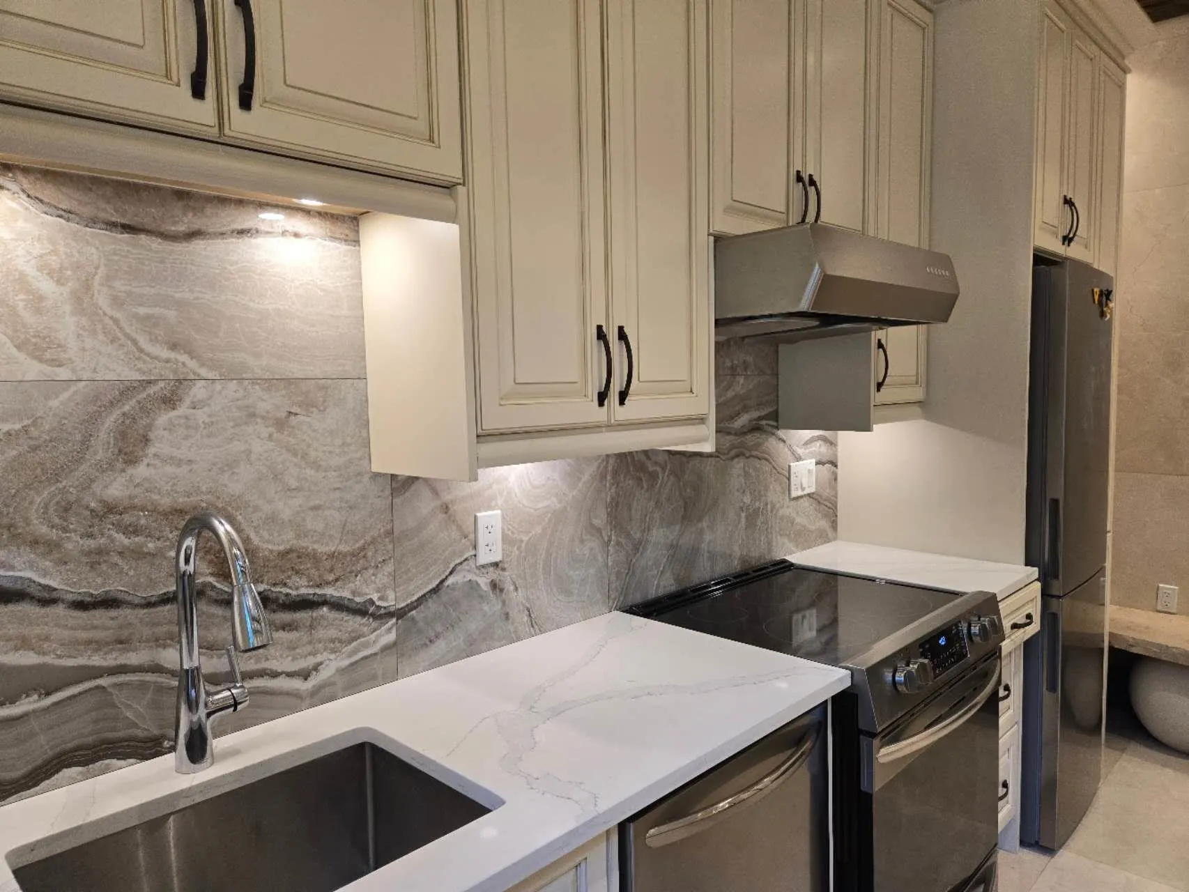 34xx Lamond Avenue #Suite