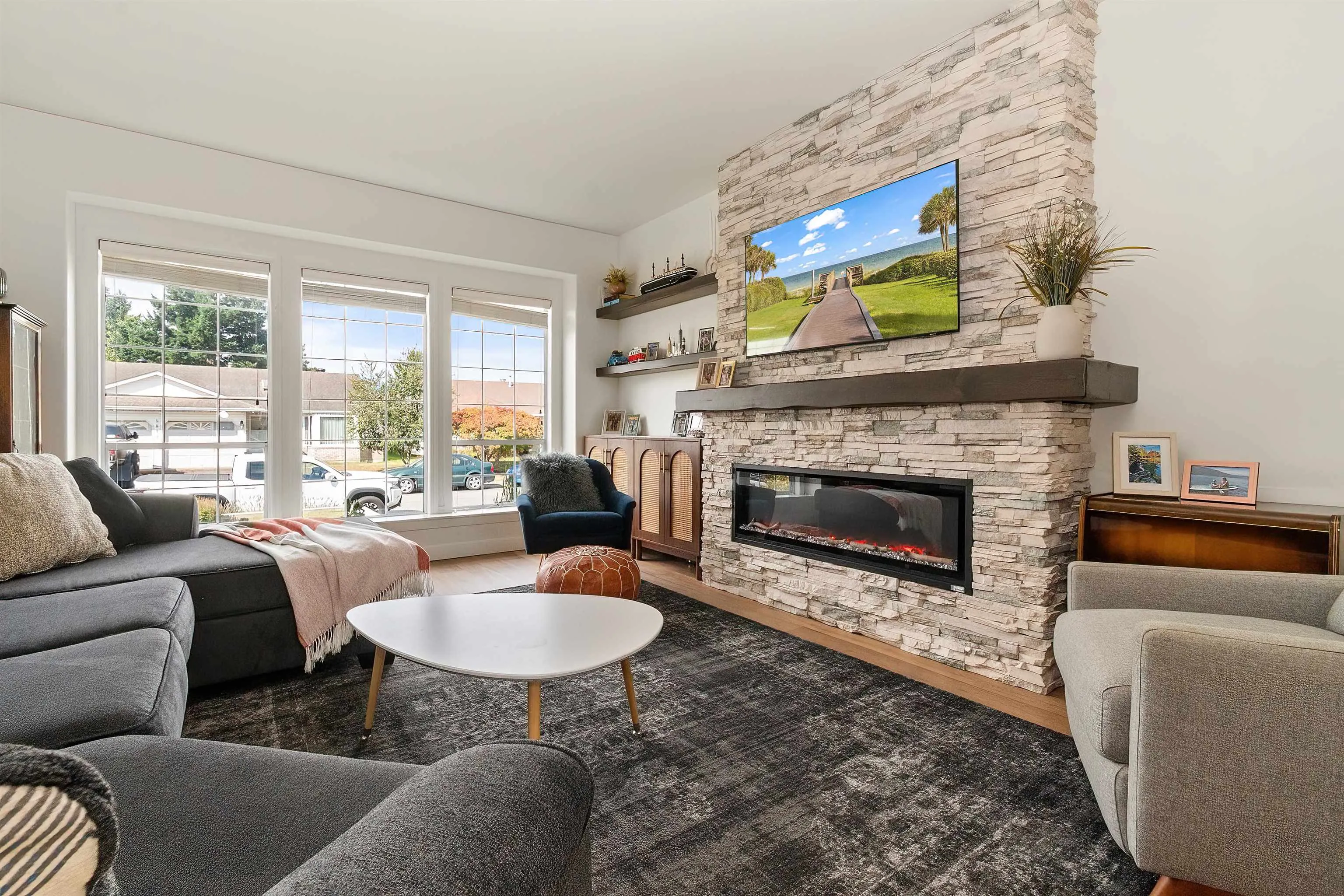 5892 Glendale Drive