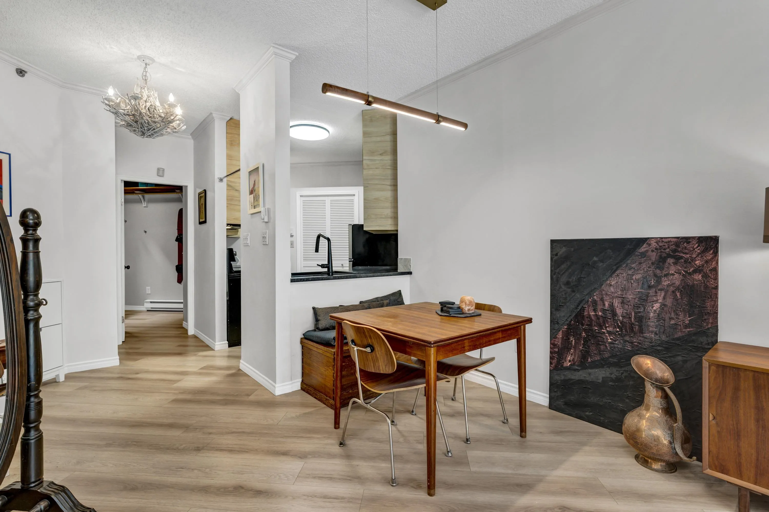 1100 W 7th Avenue #107