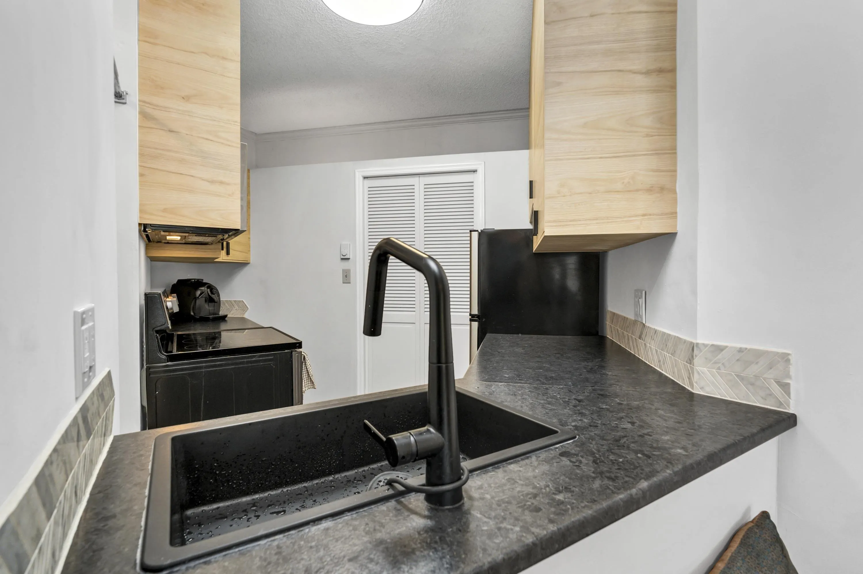 1100 W 7th Avenue #107