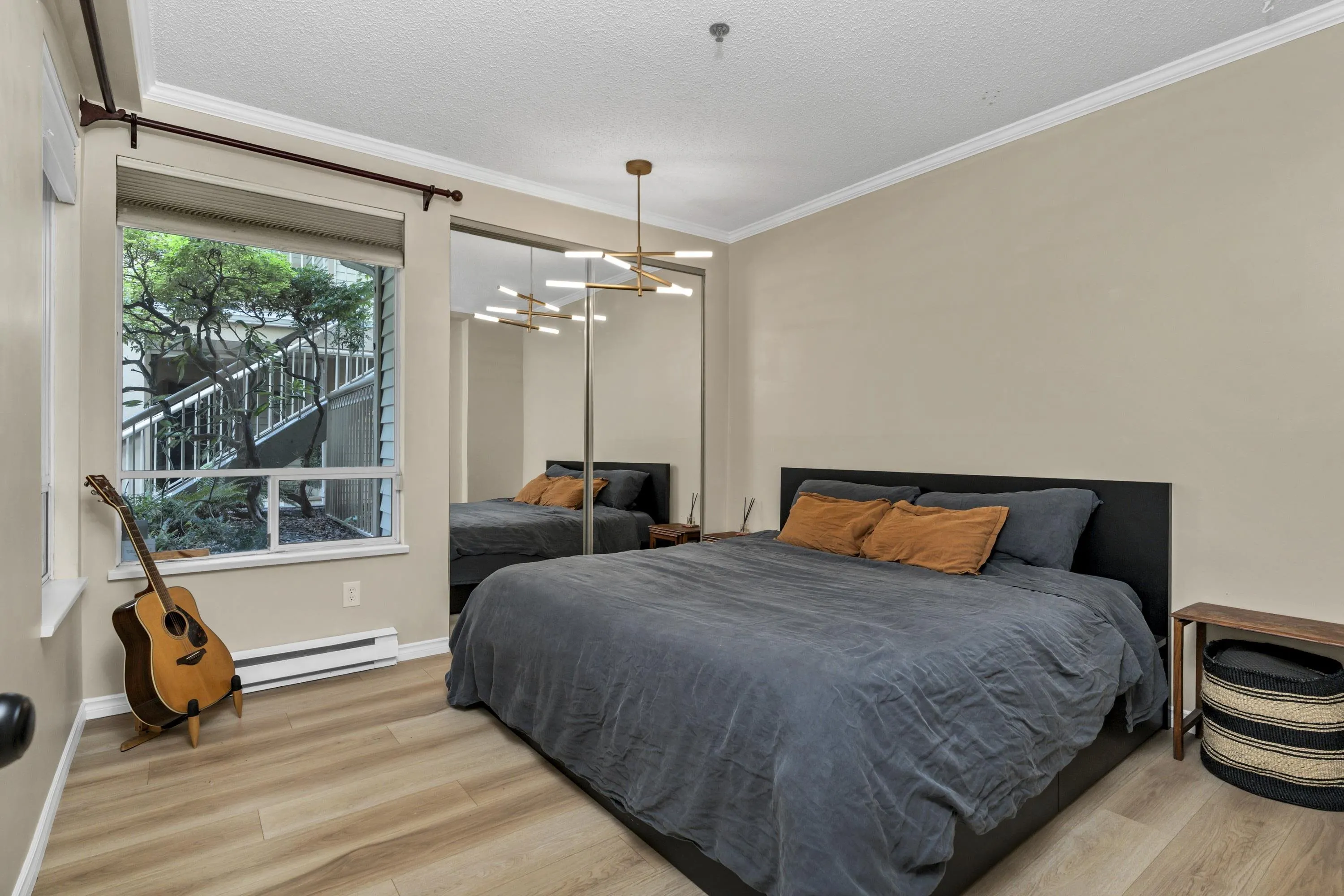 1100 W 7th Avenue #107