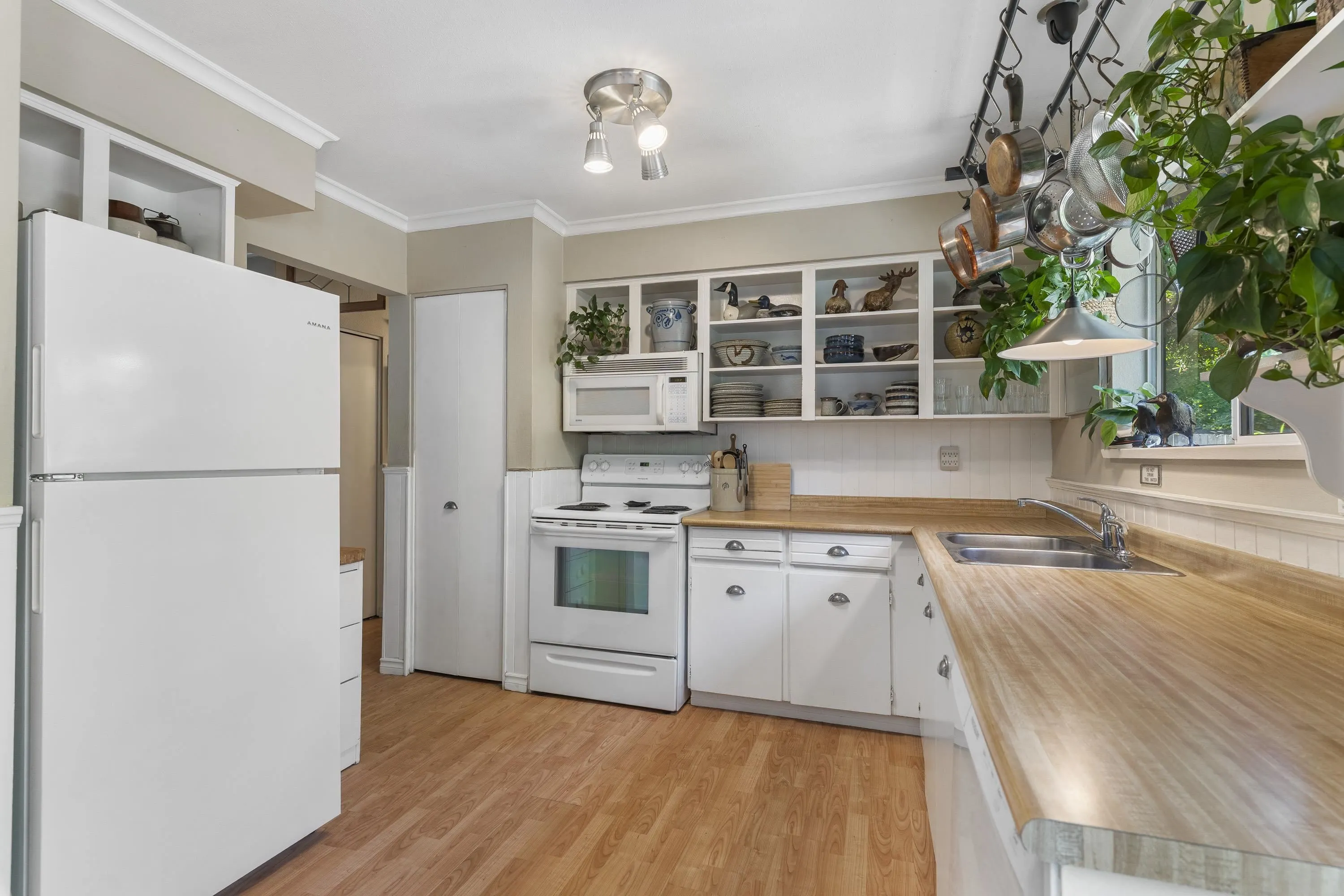 5439 River Road
