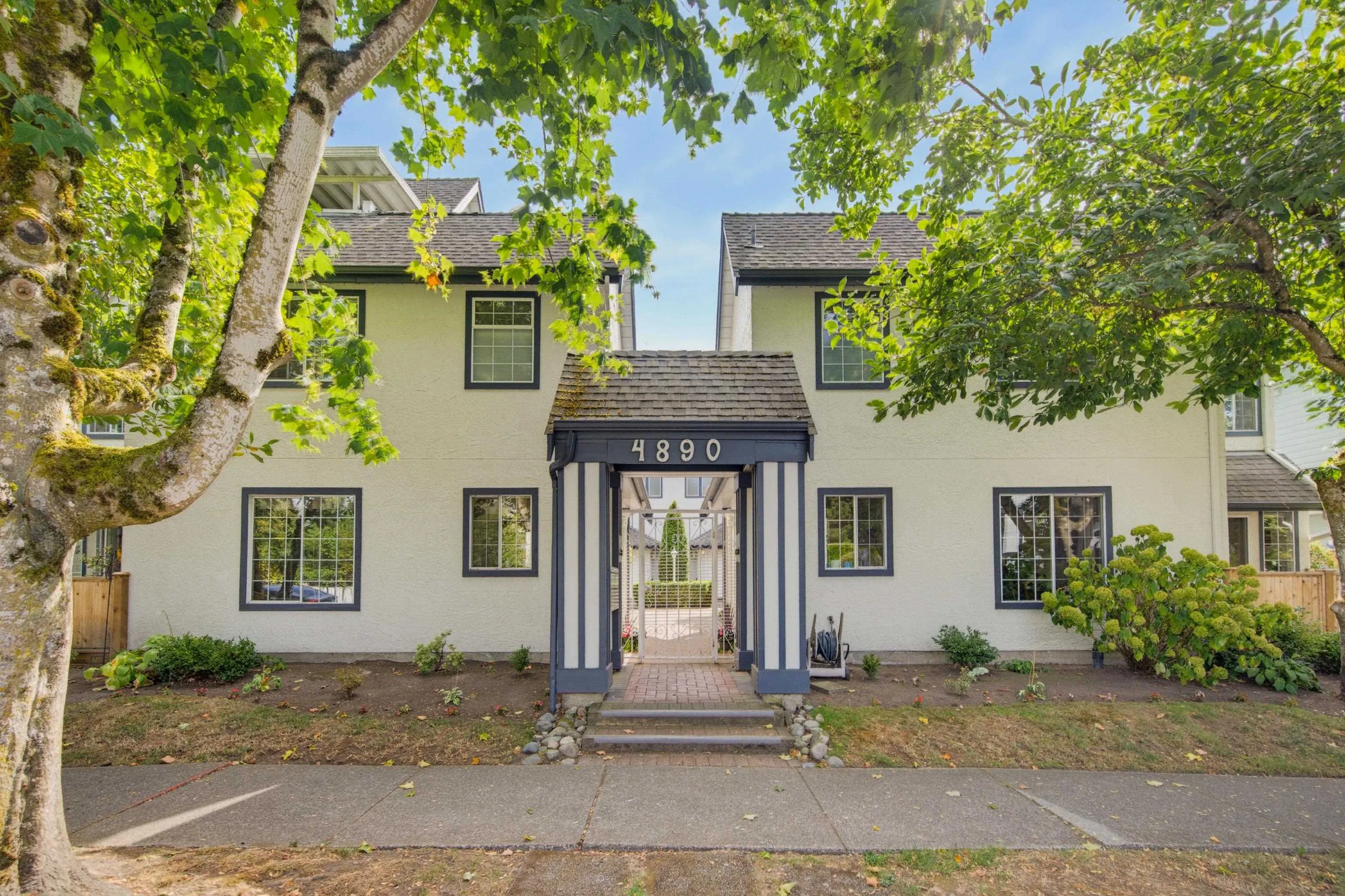 4890 48 Avenue #4