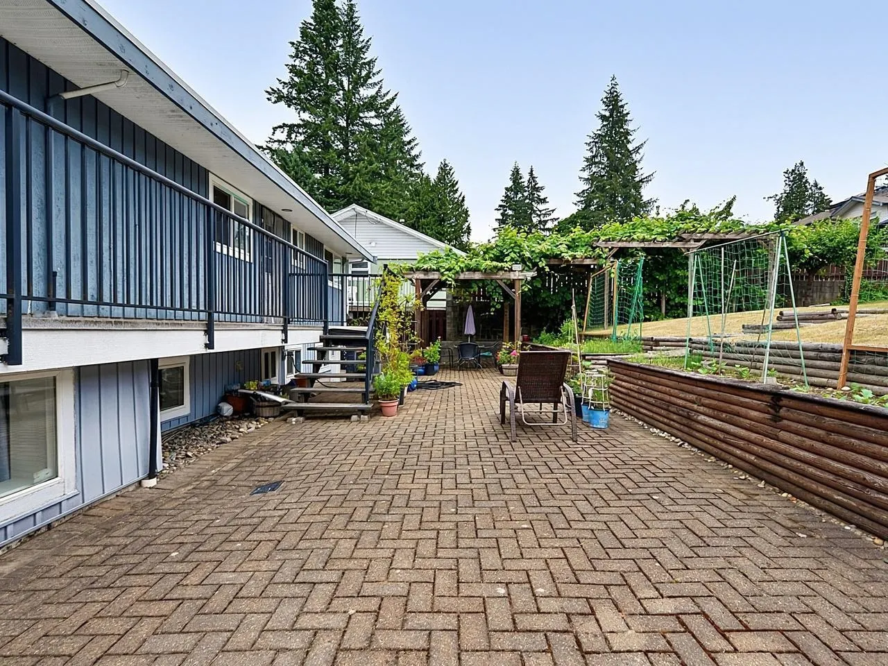 937 Kinsac Street