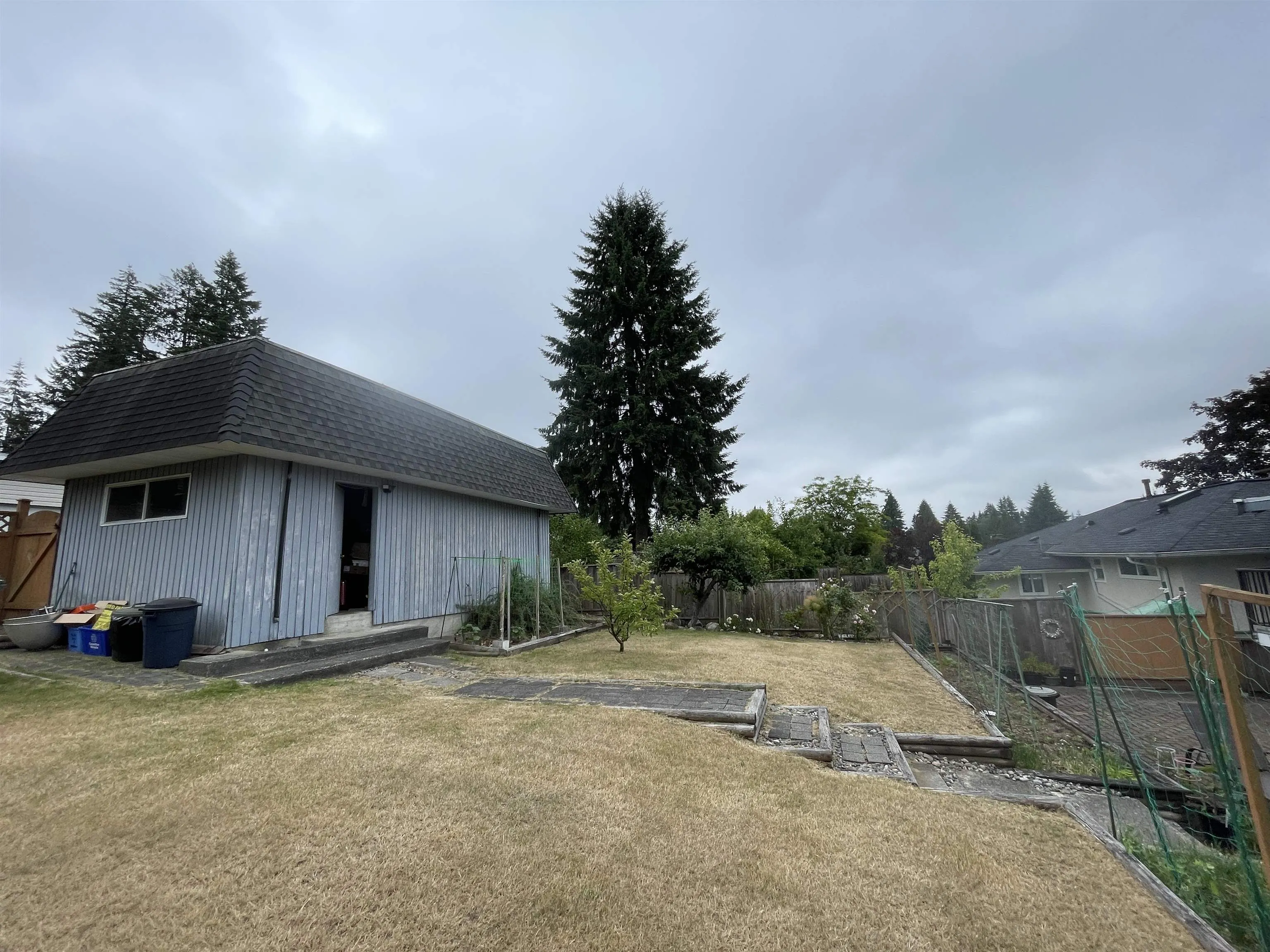937 Kinsac Street