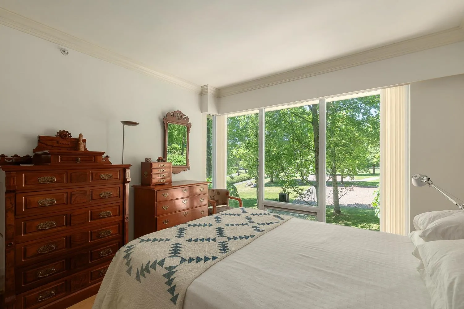 426 Beach Crescent #101