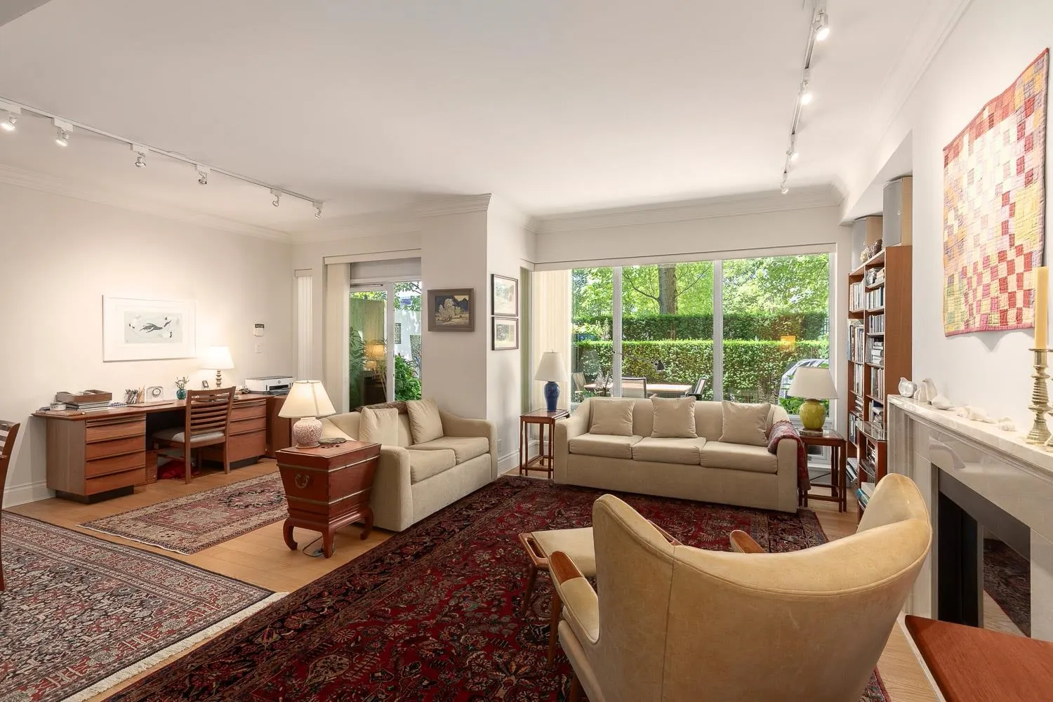 426 Beach Crescent #101