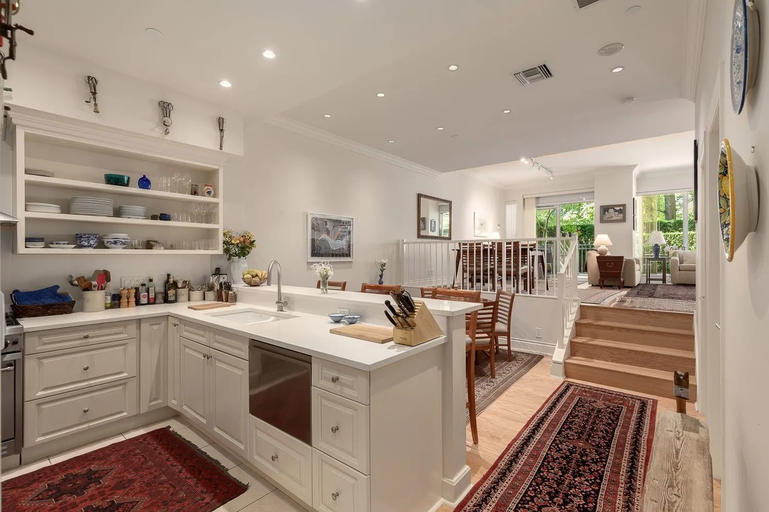 426 Beach Crescent #101