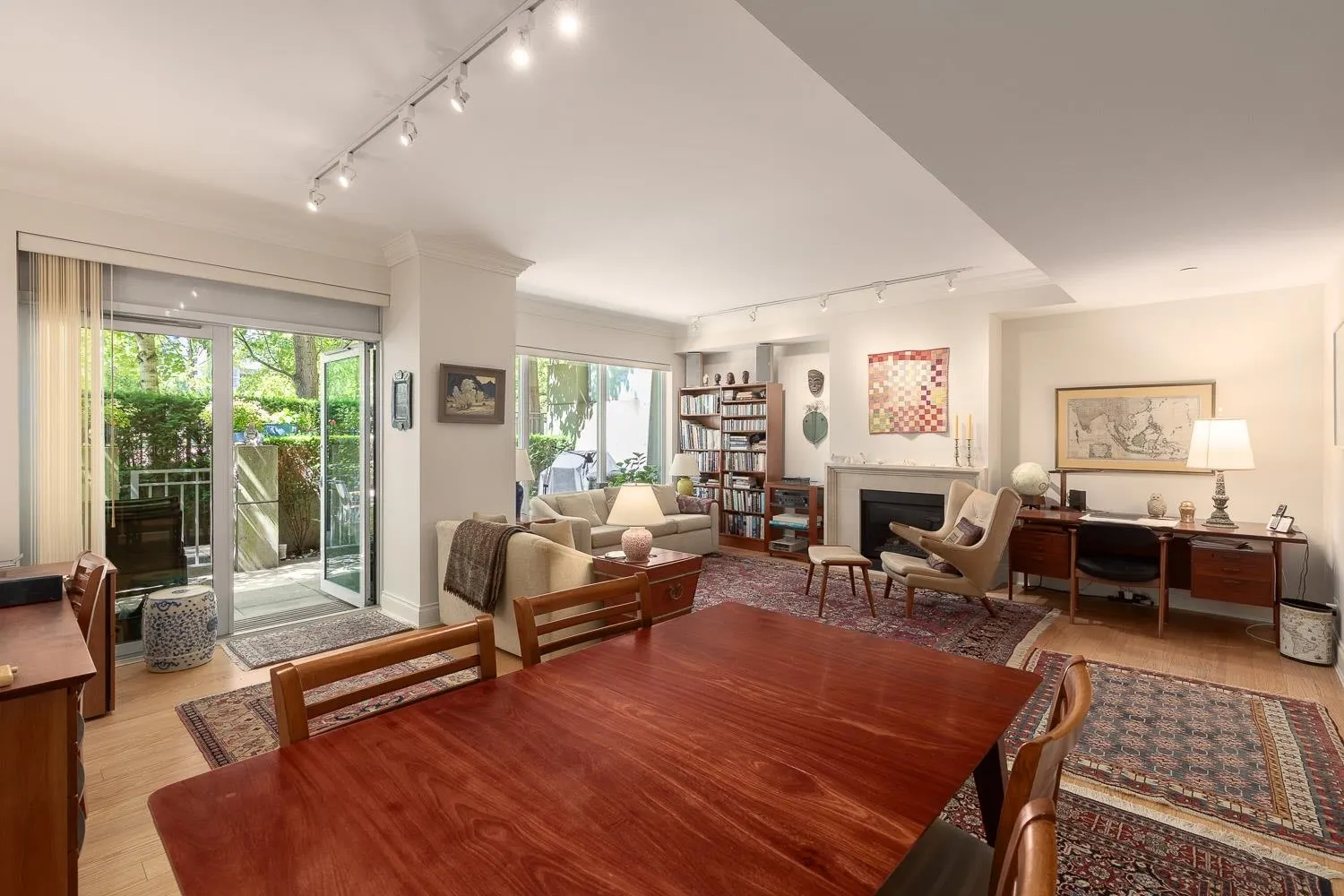 426 Beach Crescent #101