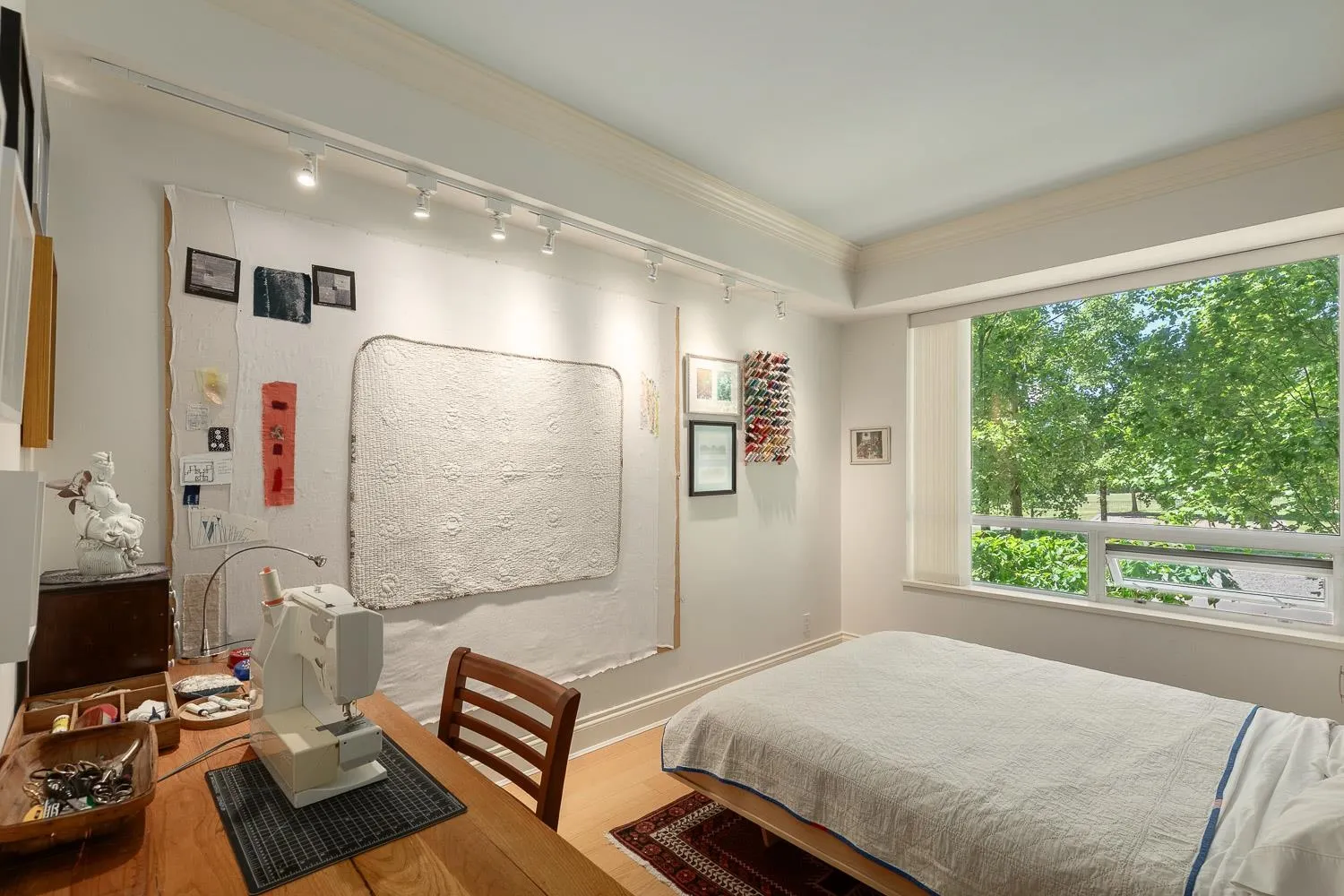 426 Beach Crescent #101