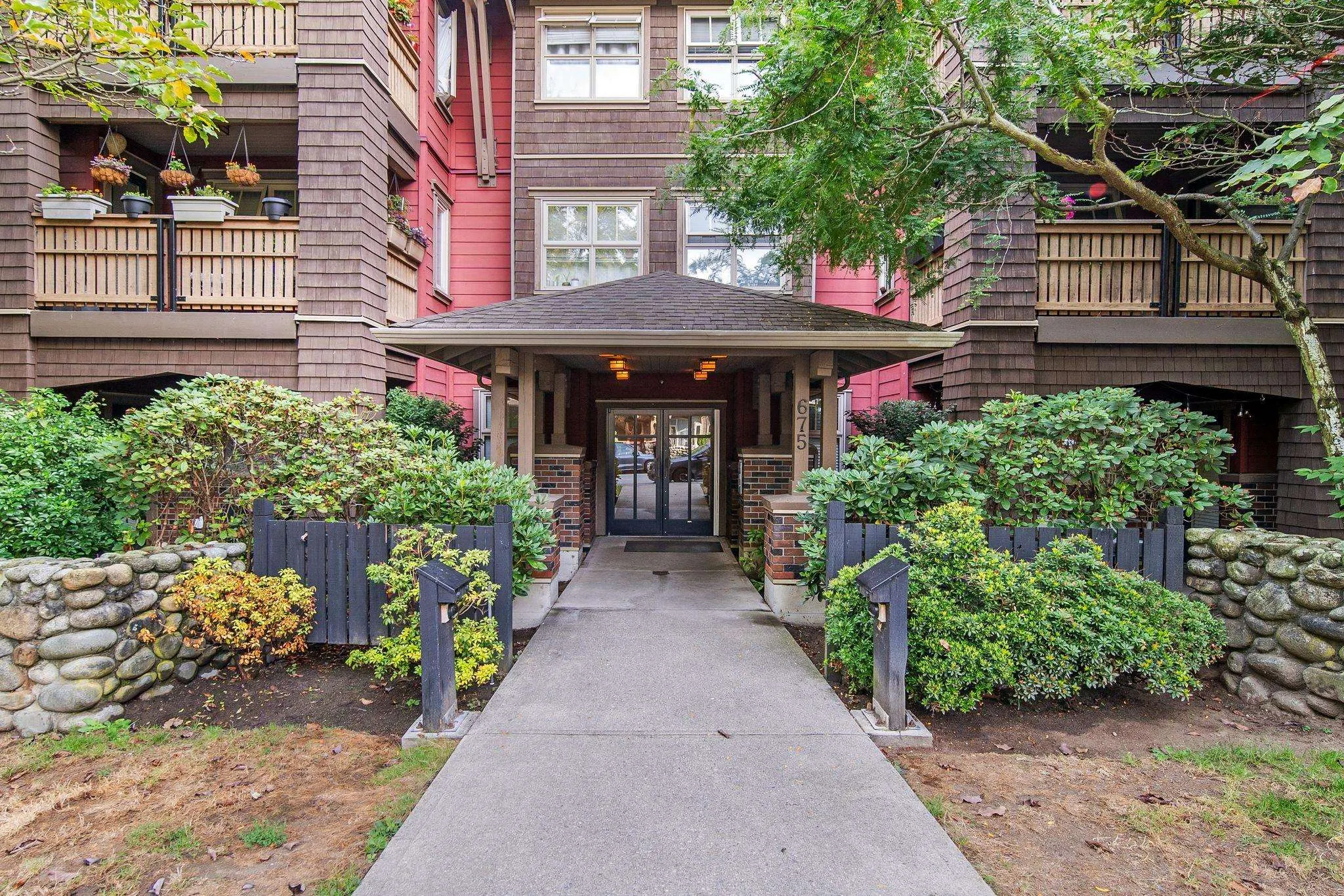 675 Park Crescent #108