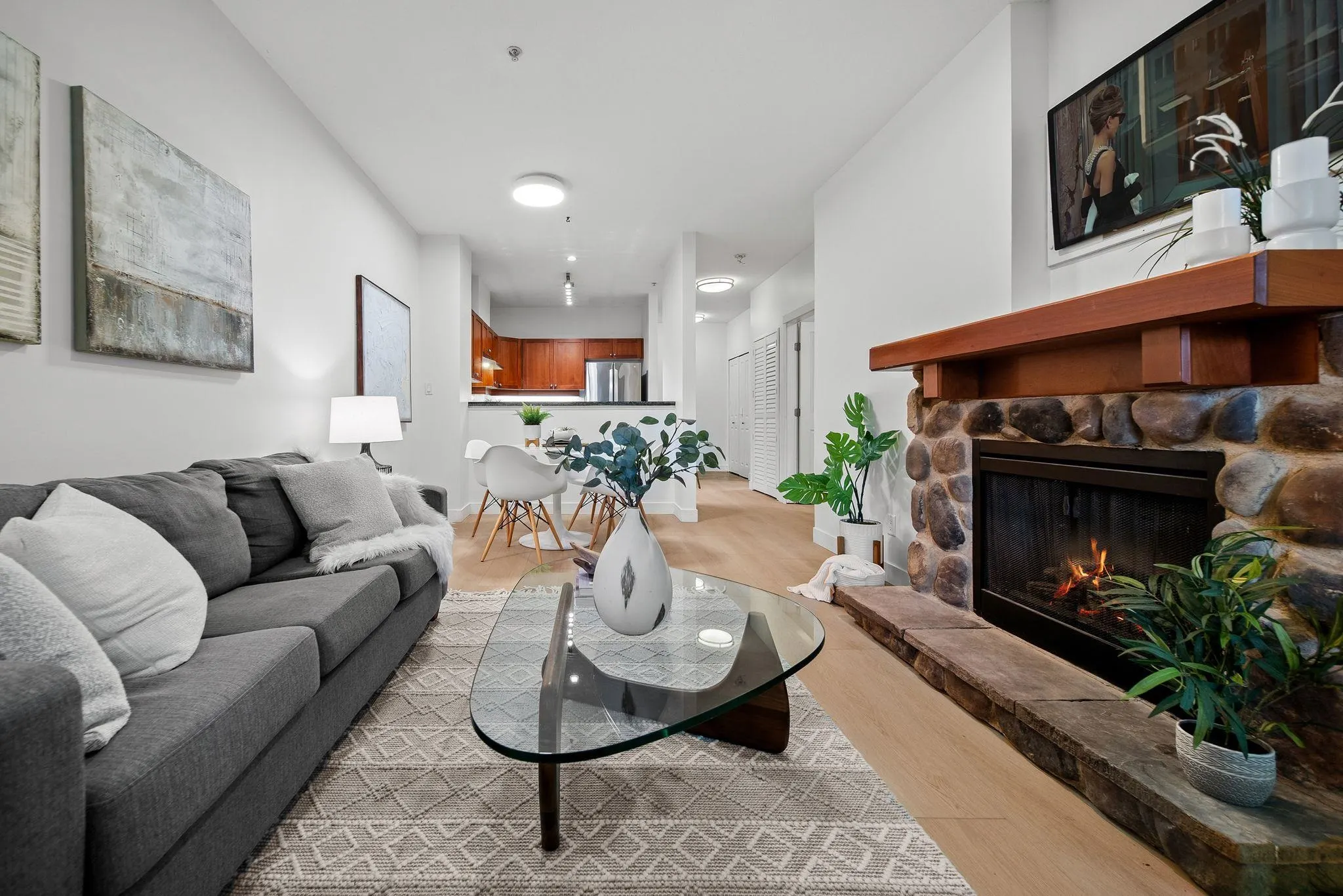 675 Park Crescent #108