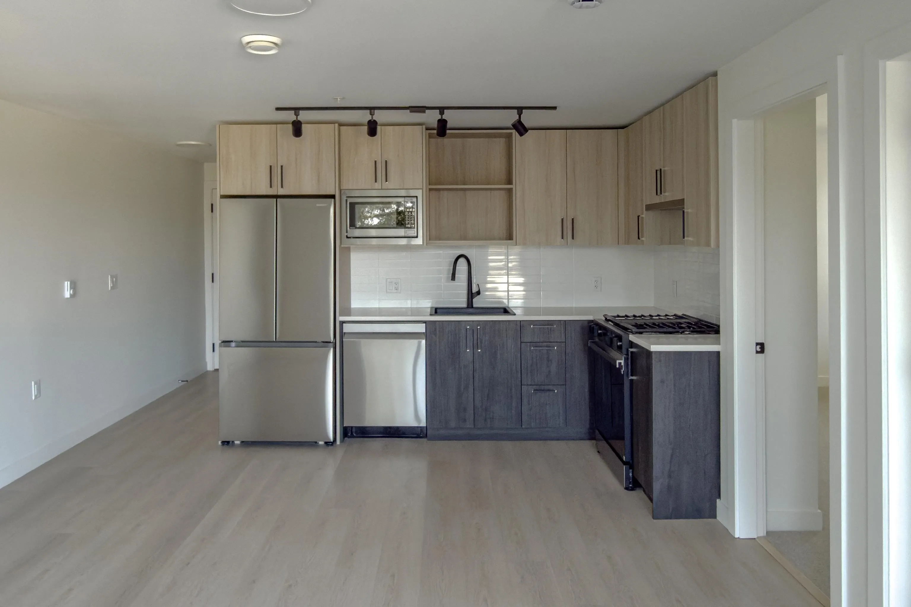 2002 St. George Street #406