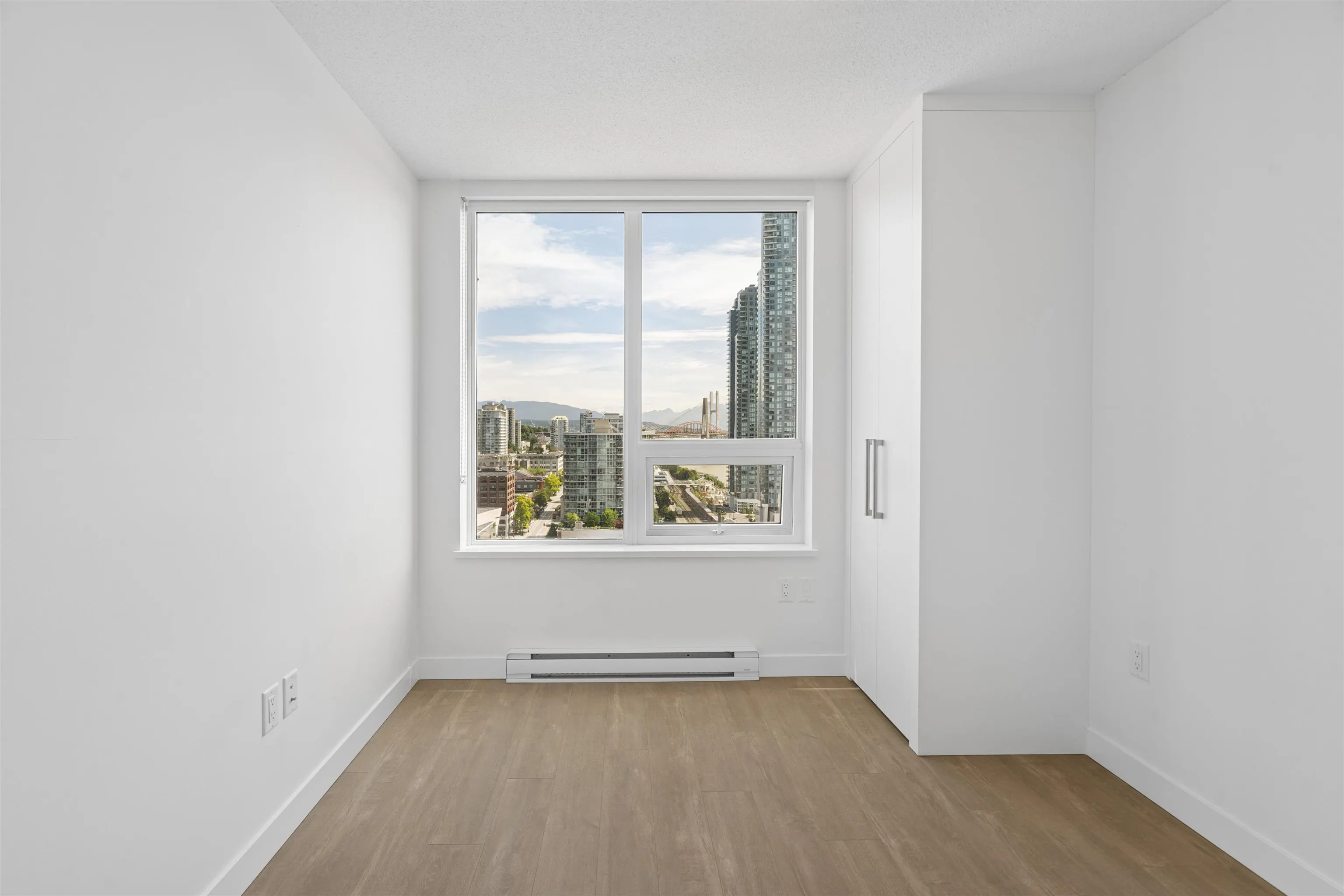 908 Quayside Drive #1901