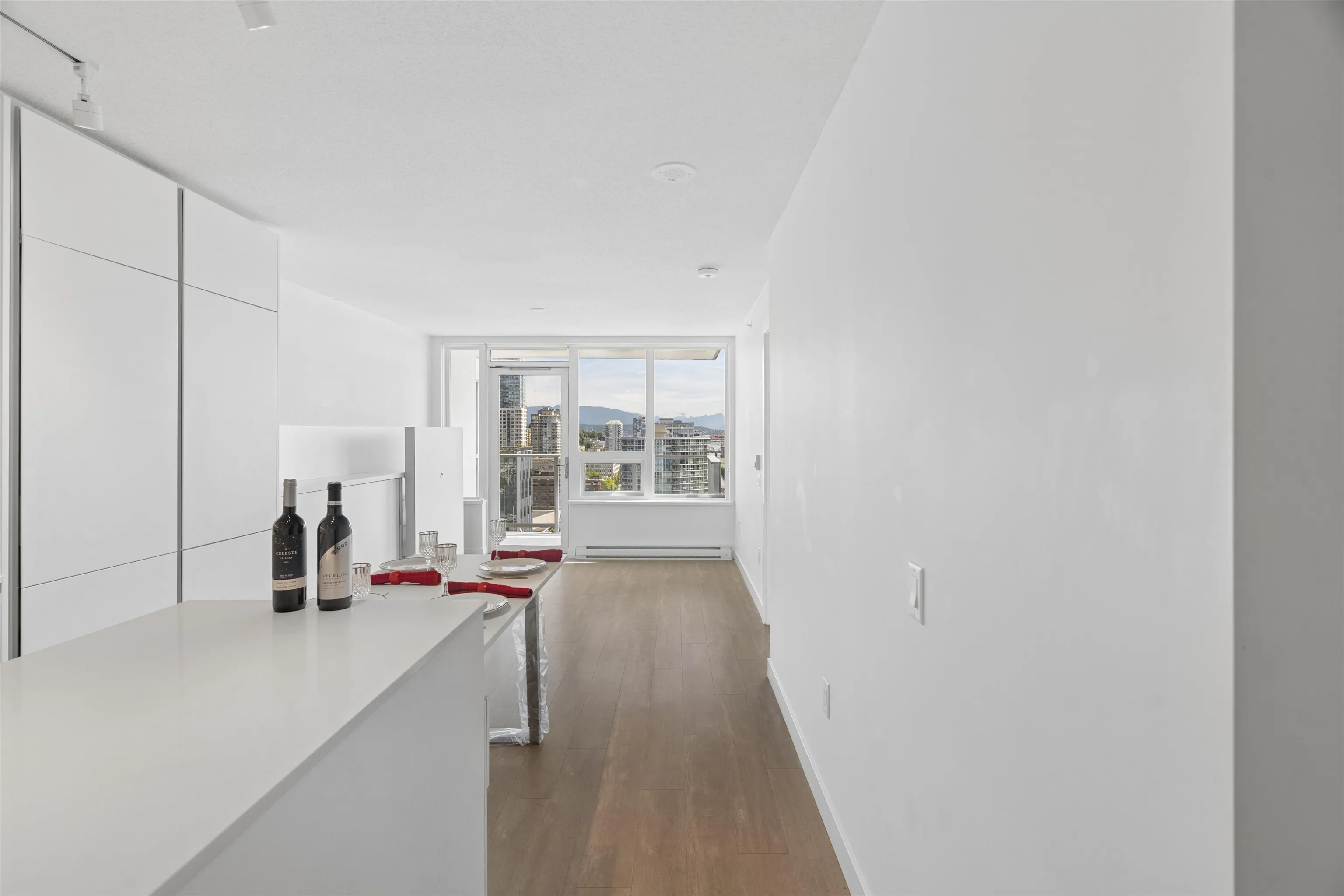 908 Quayside Drive #1901