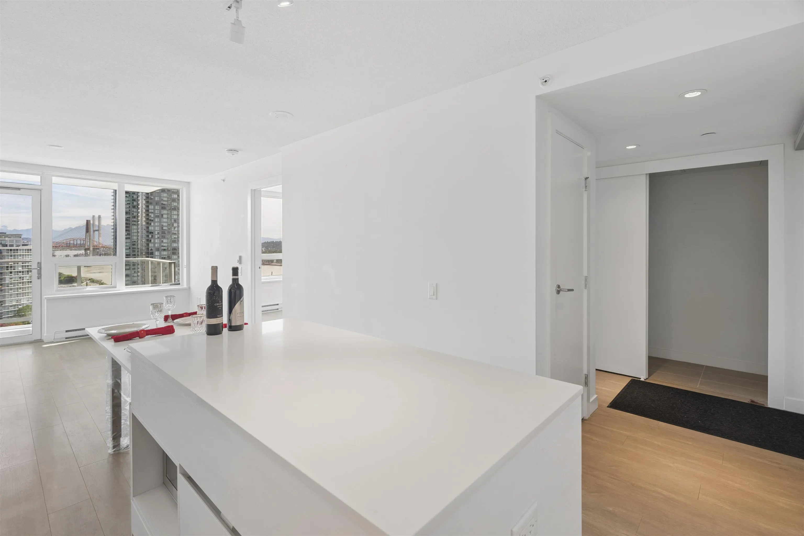908 Quayside Drive #1901