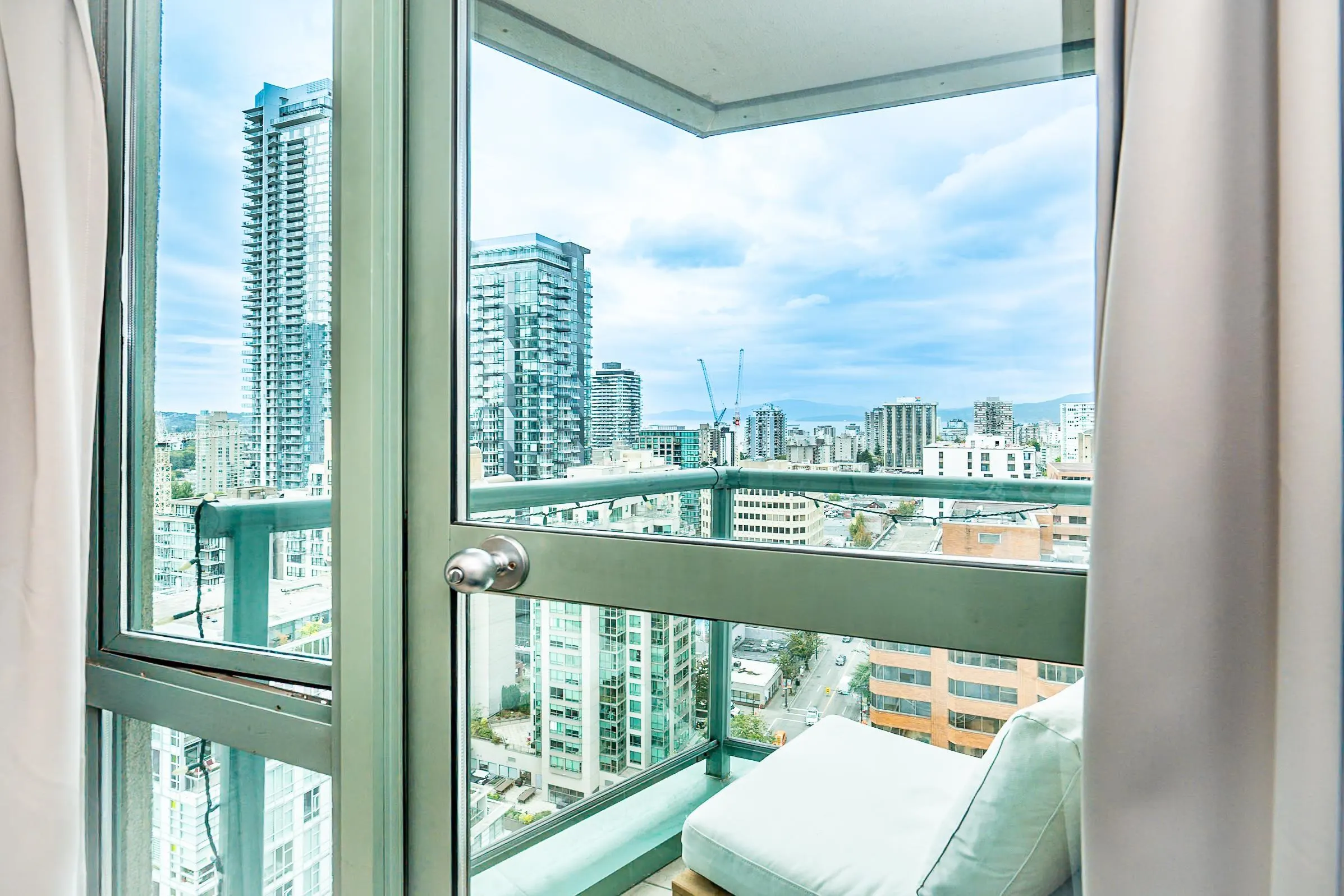 1188 Howe Street #2601