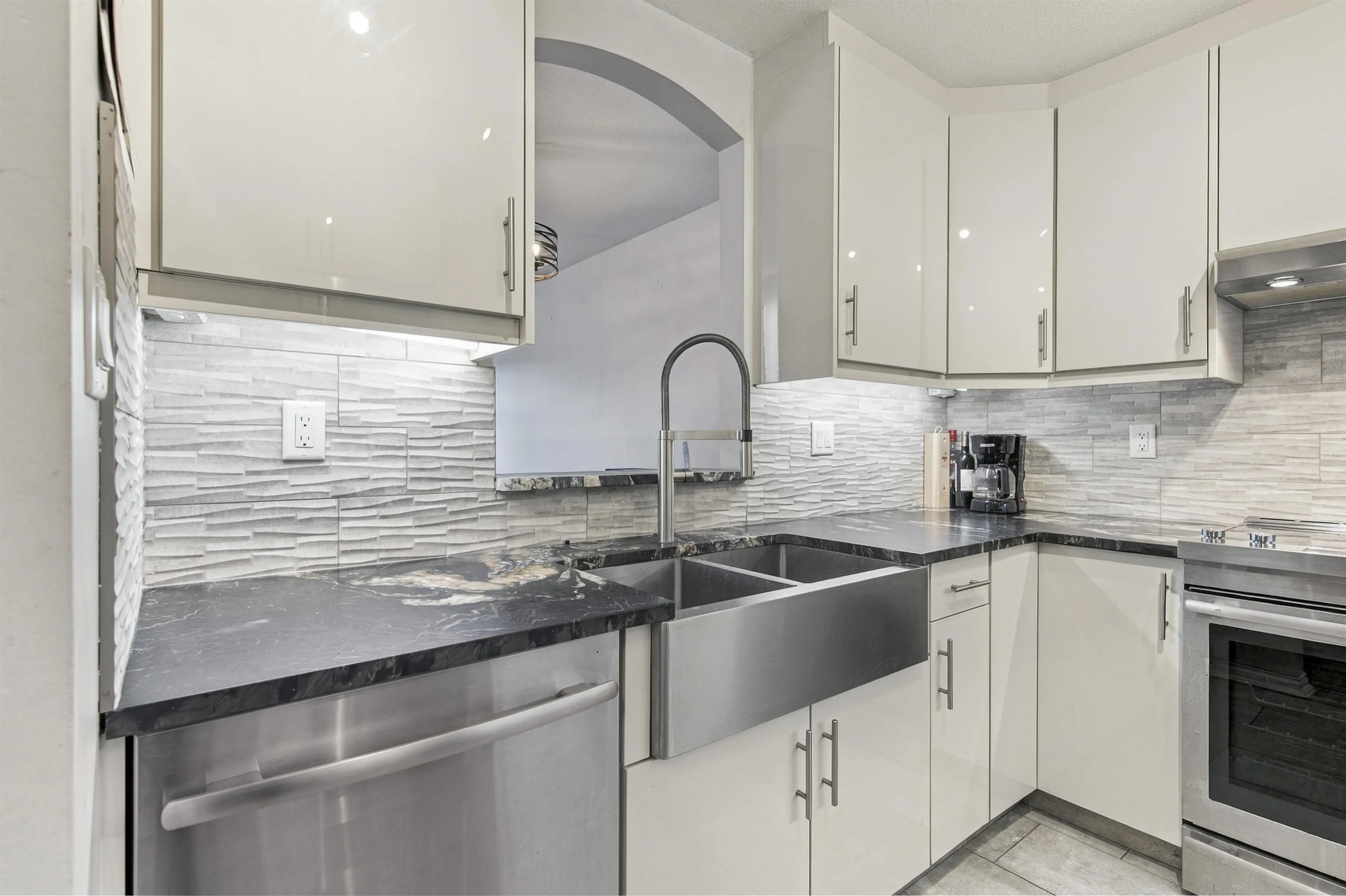 5835 Hampton Place #109