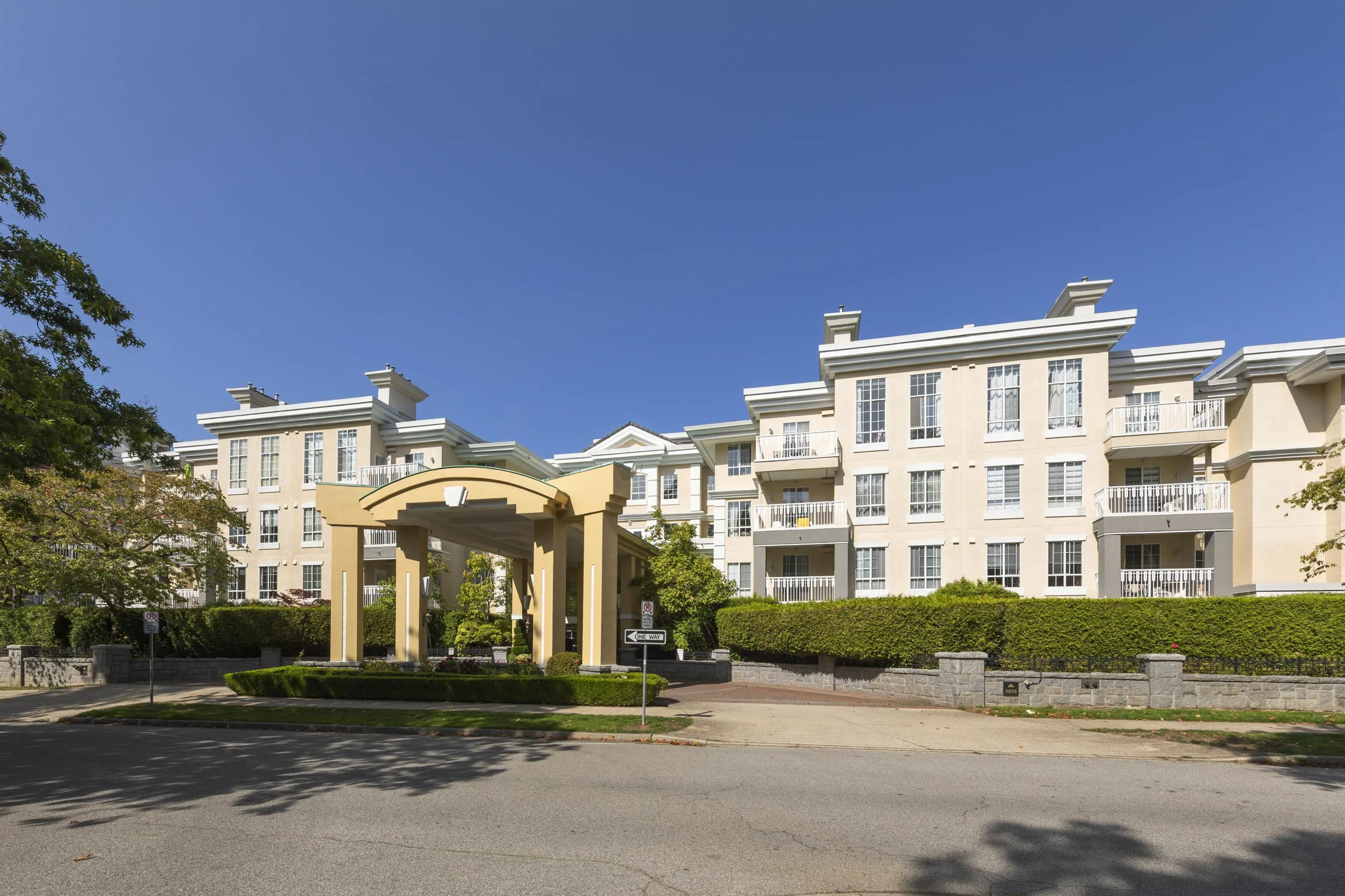 5835 Hampton Place #109