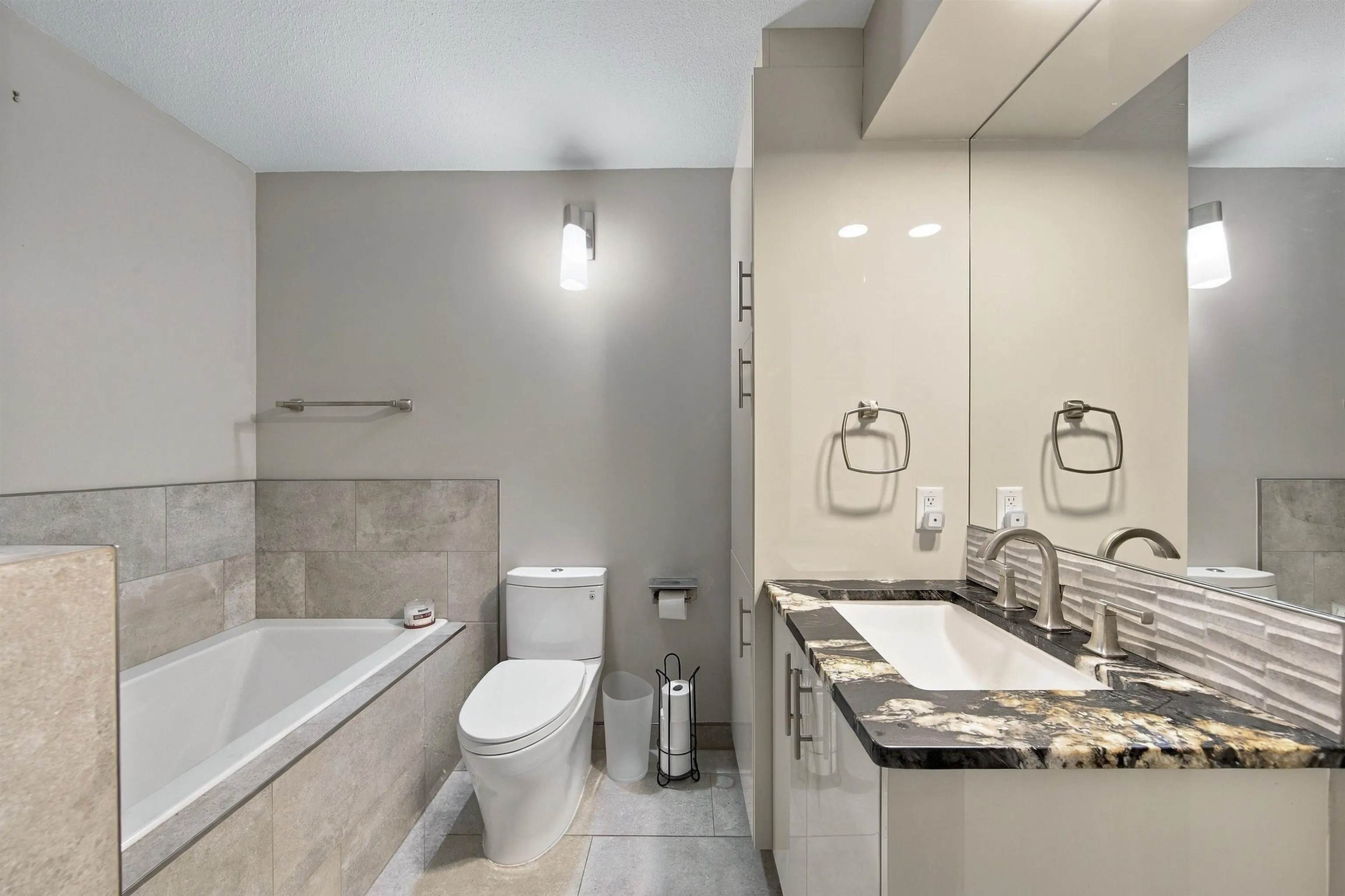5835 Hampton Place #109