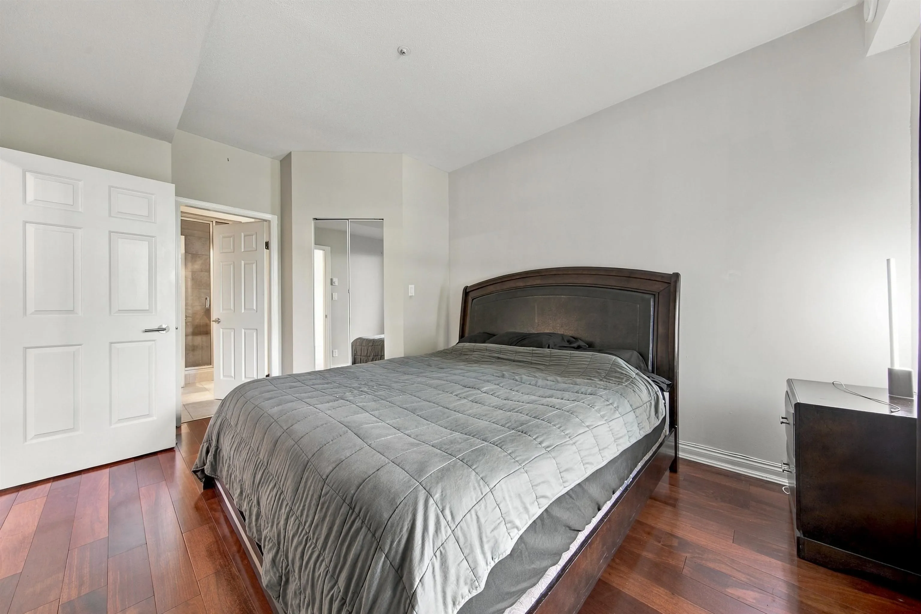 5835 Hampton Place #109