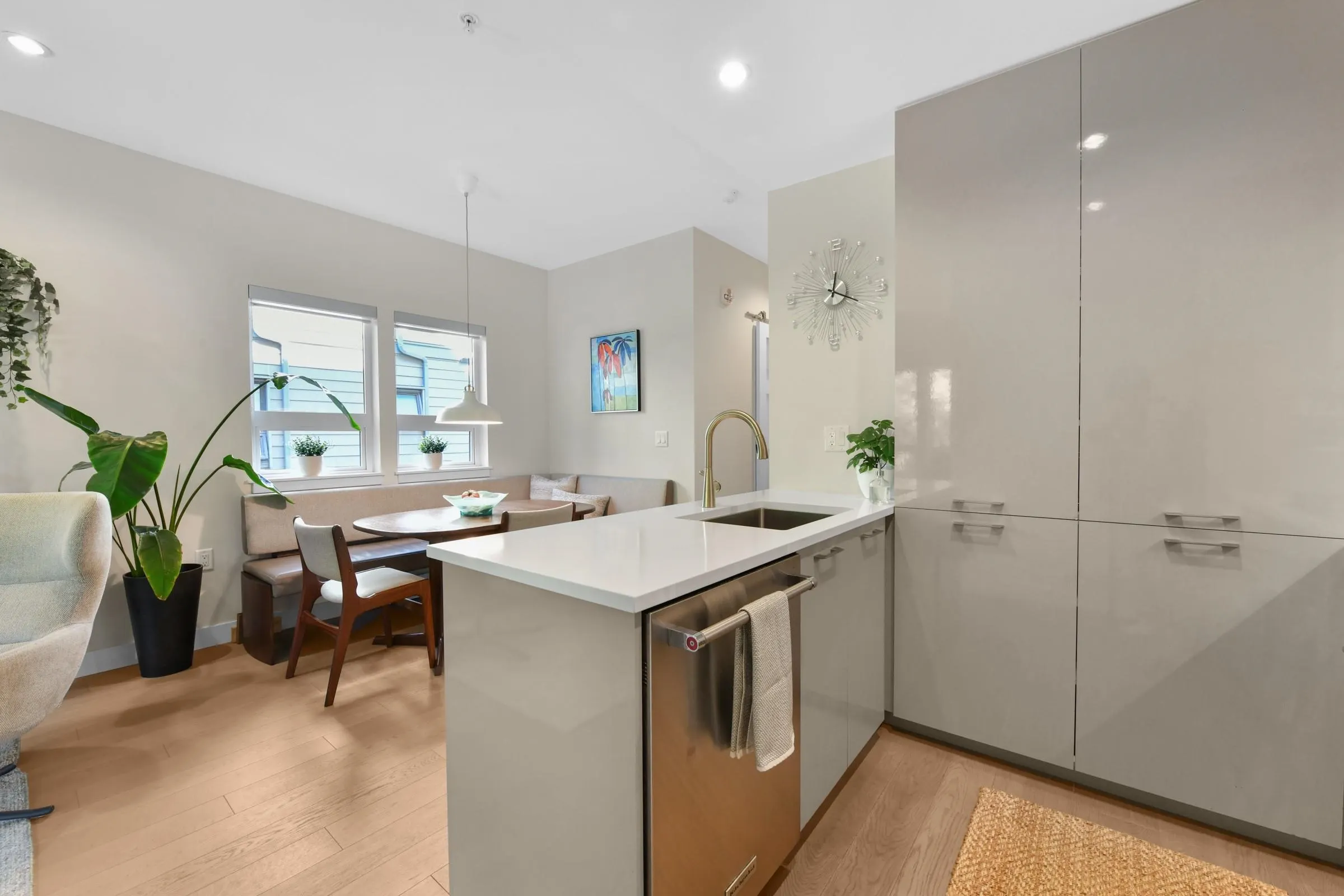 1738 55a Street #207
