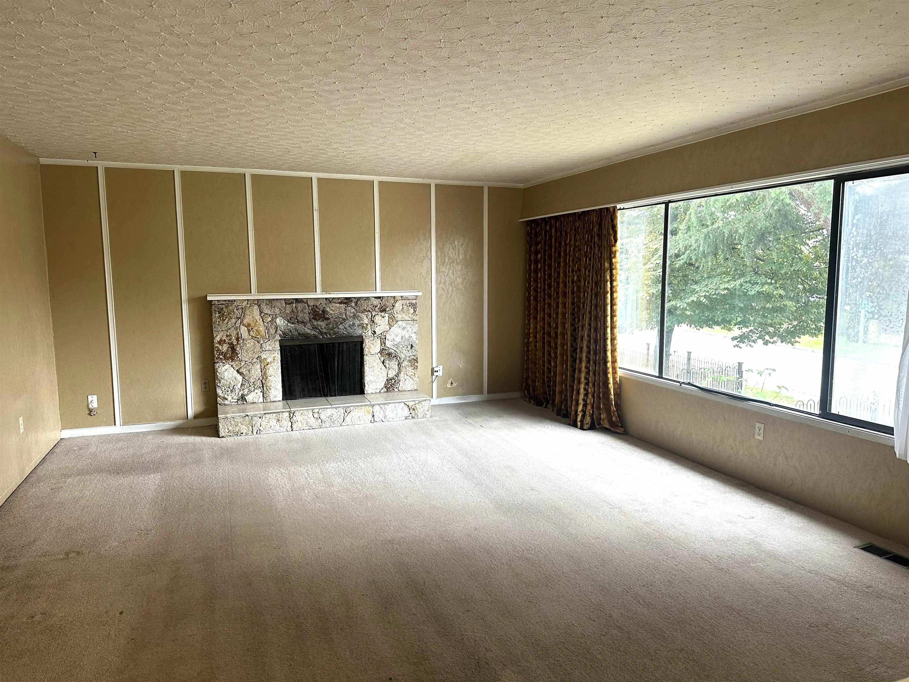 8371 Lunen Road