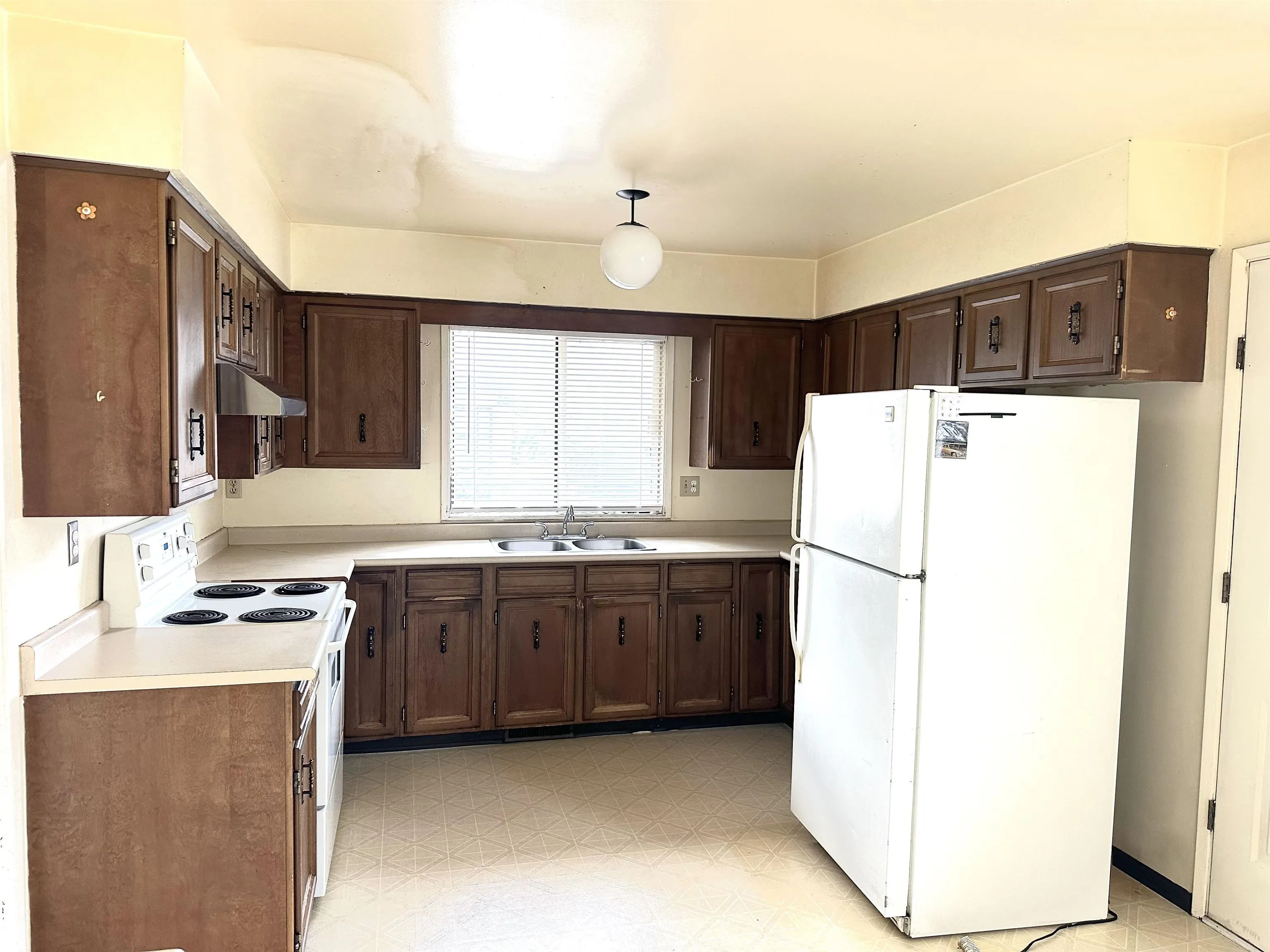 8371 Lunen Road
