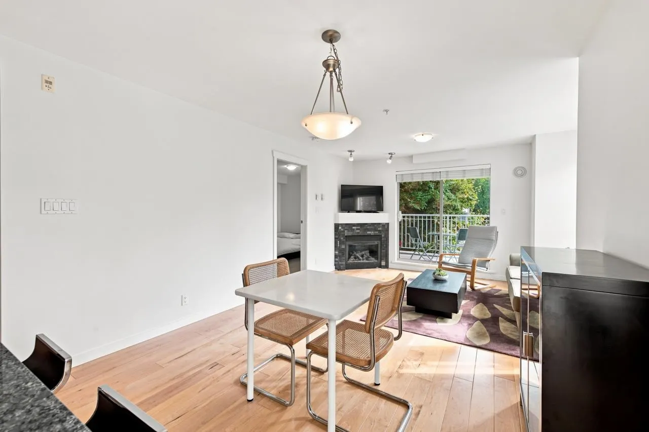 2626 Alberta Street #302