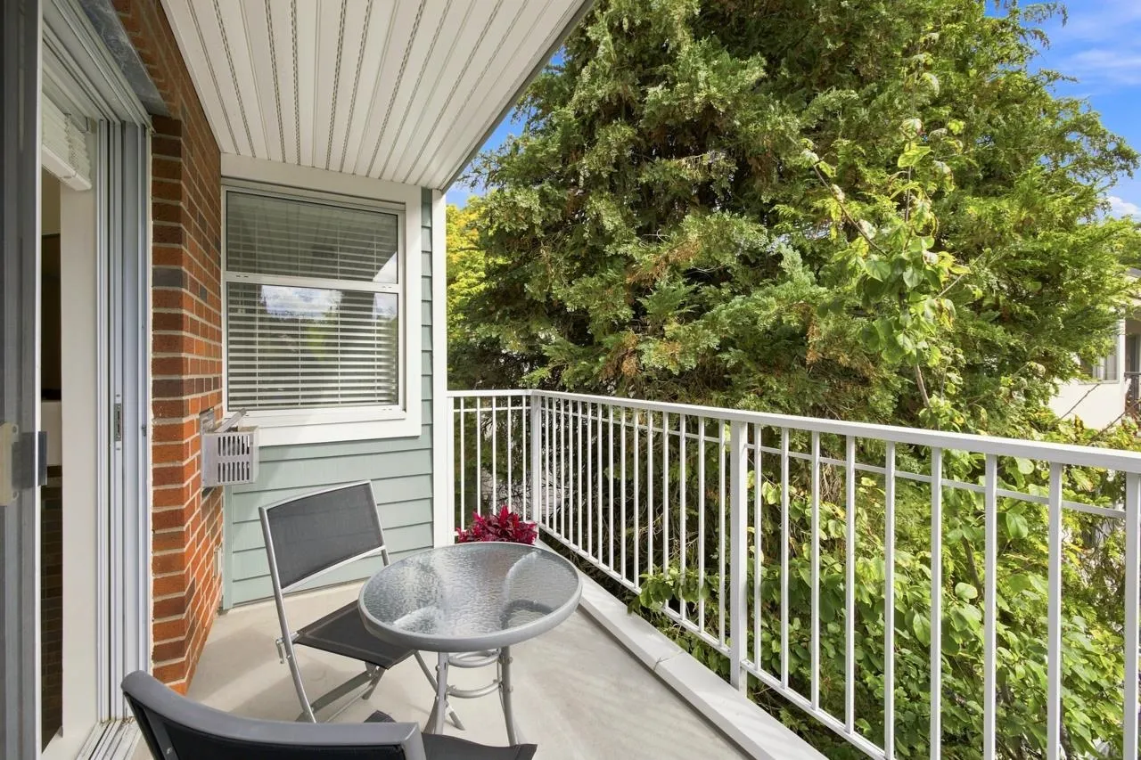 2626 Alberta Street #302