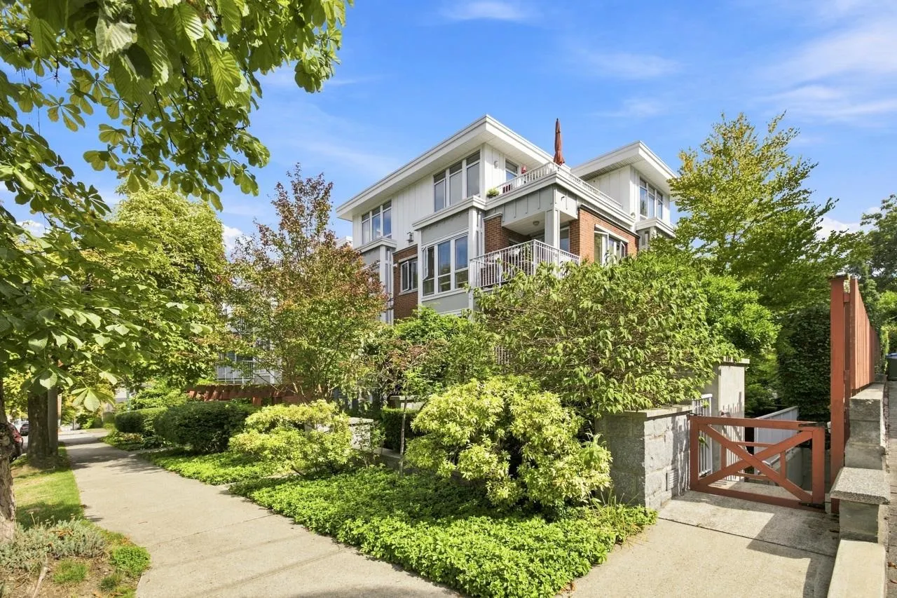 2626 Alberta Street #302