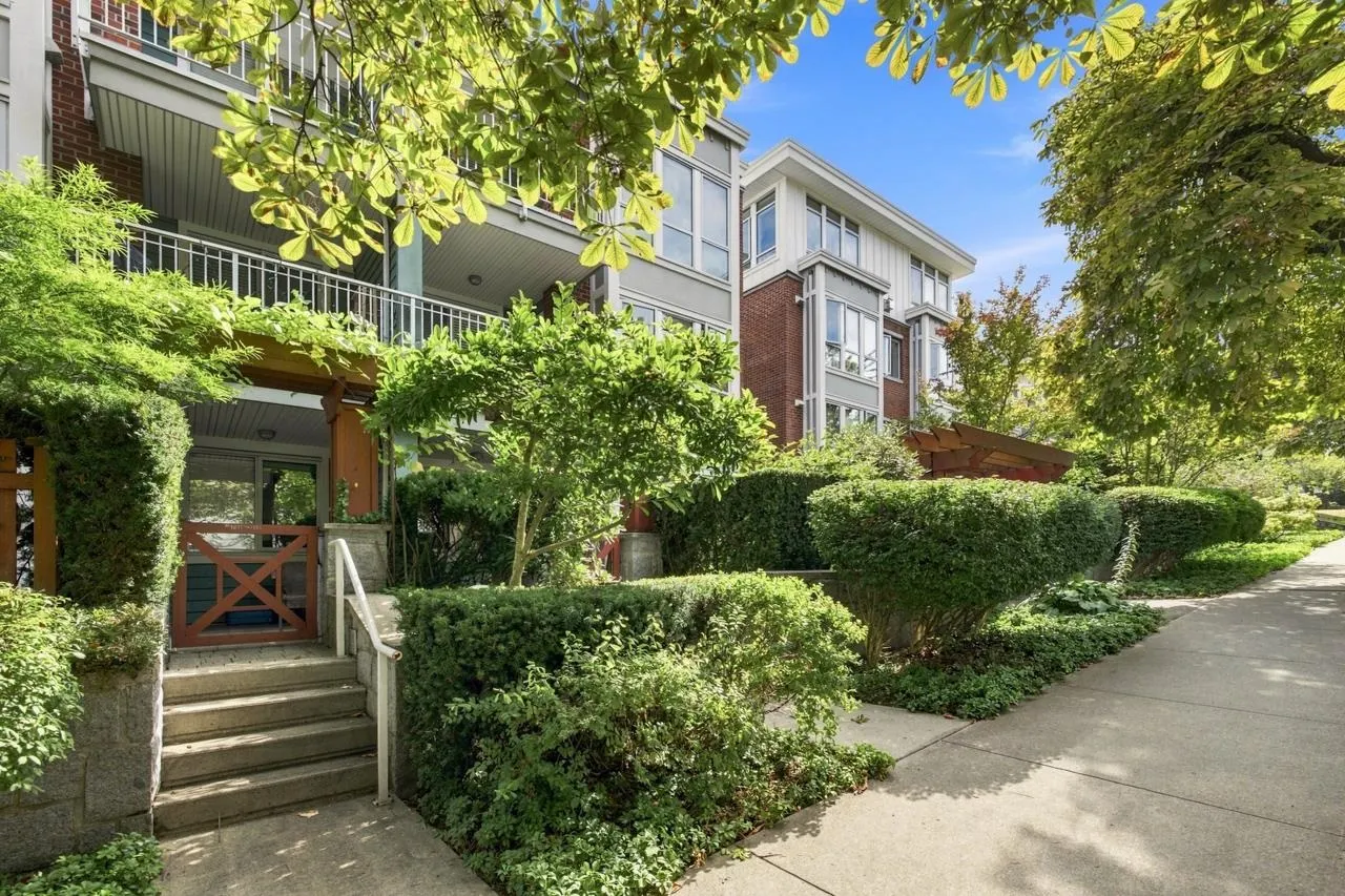 2626 Alberta Street #302