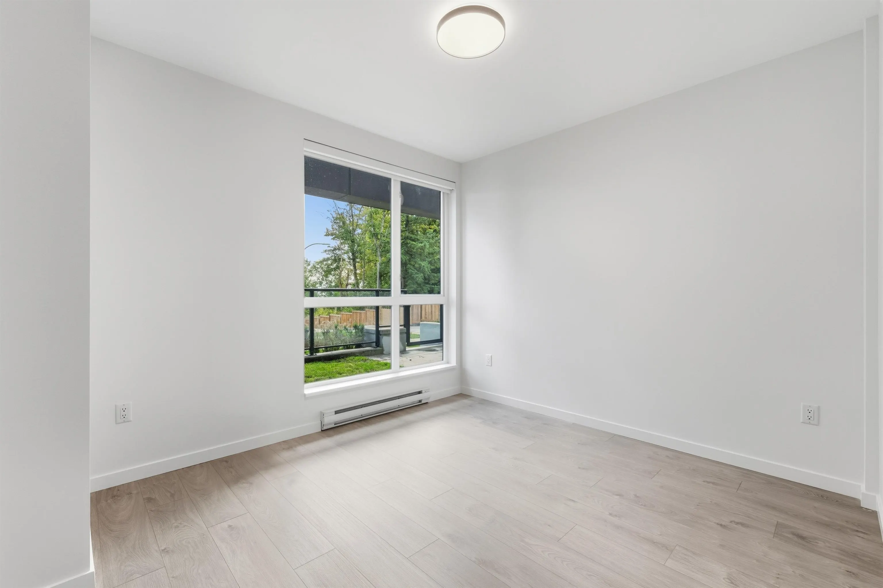 6585 195a Street #102