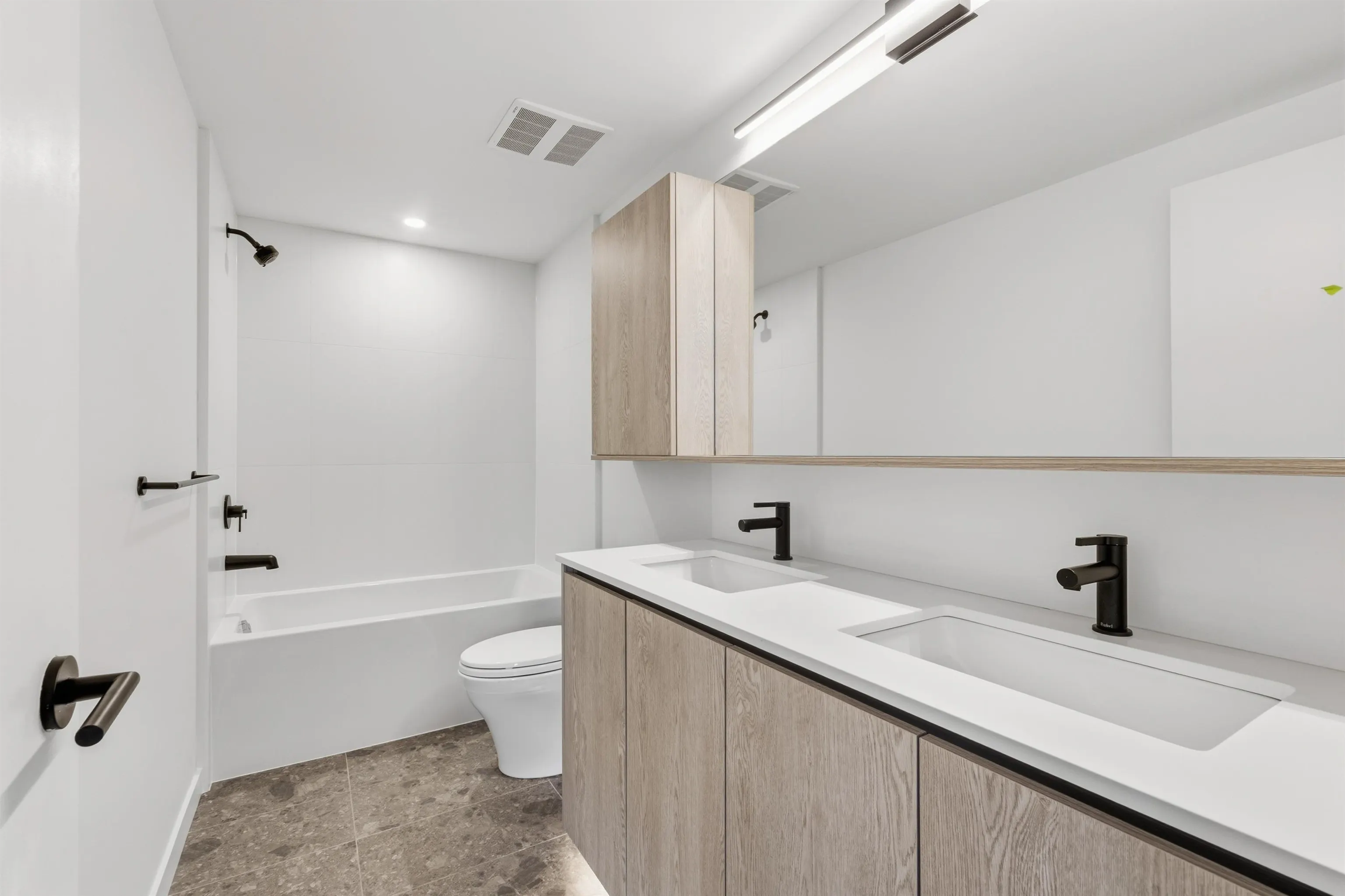 6585 195a Street #102