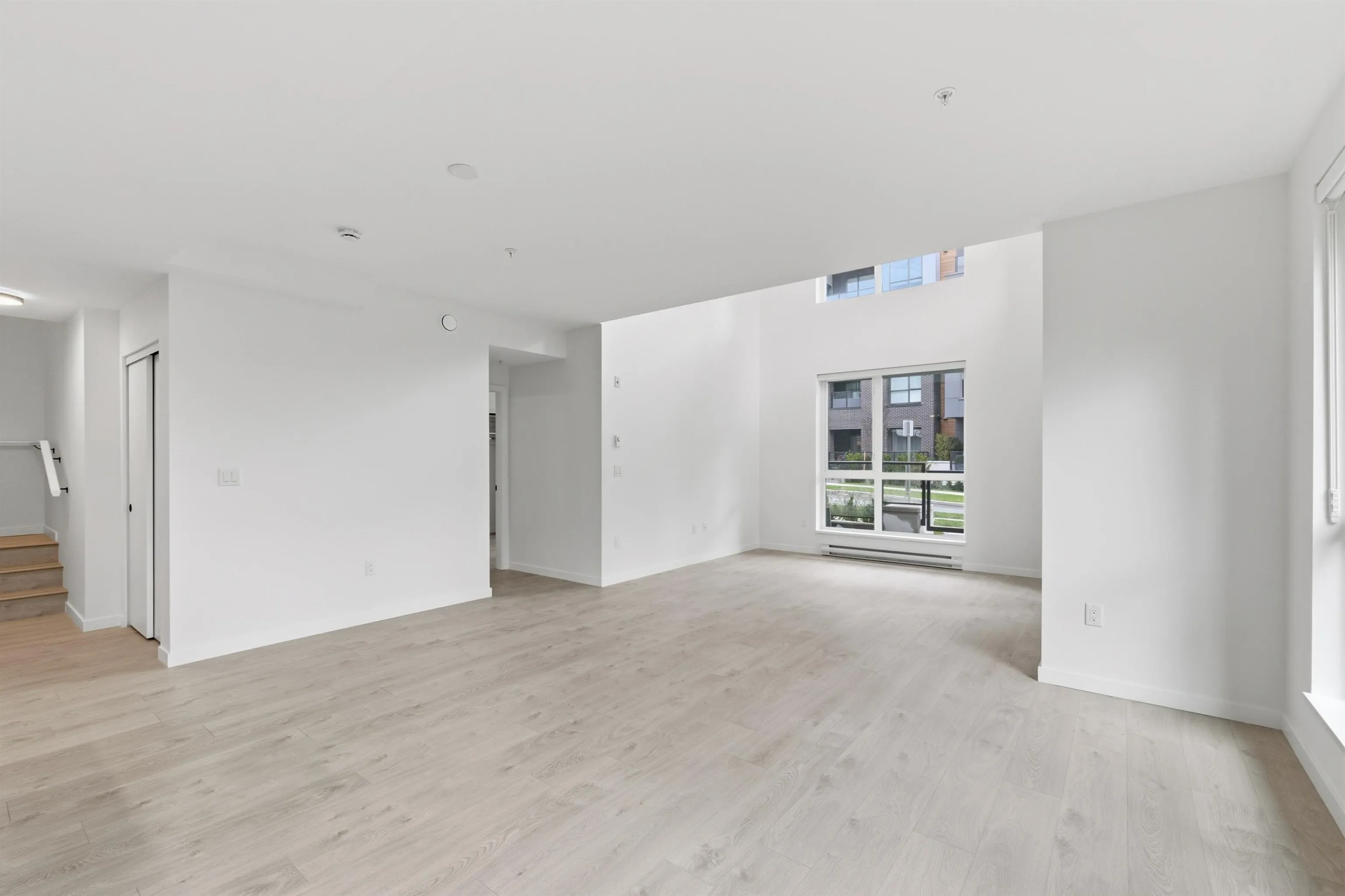 6585 195a Street #102