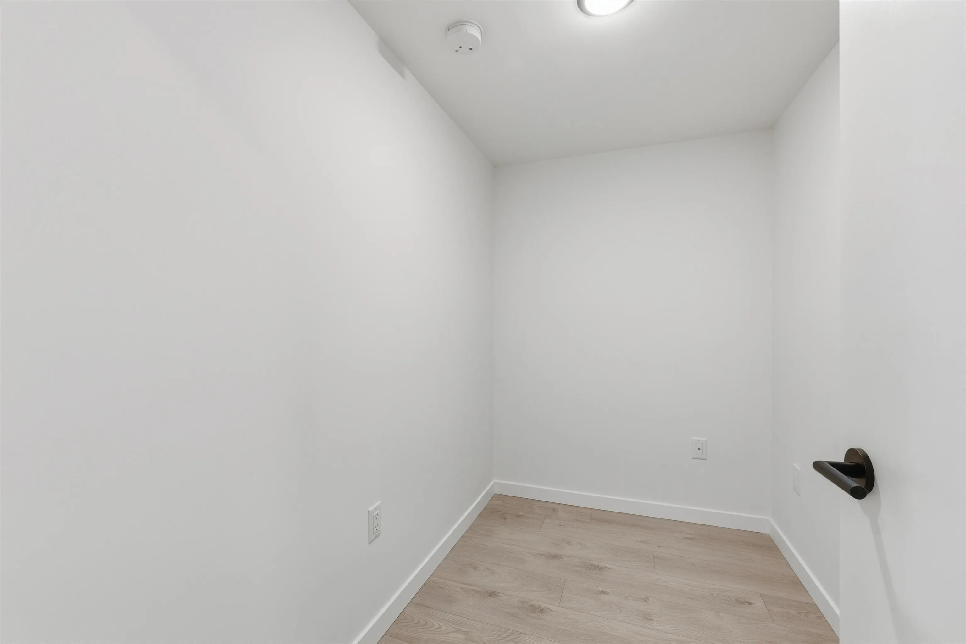 6585 195a Street #102